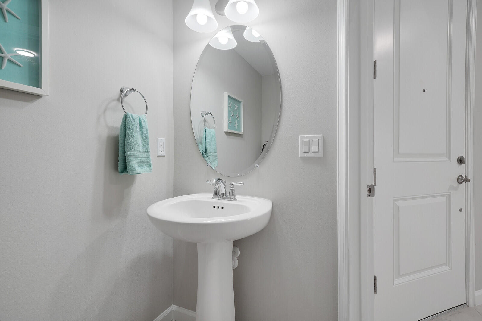 16403 Helix Court Property Photo 12