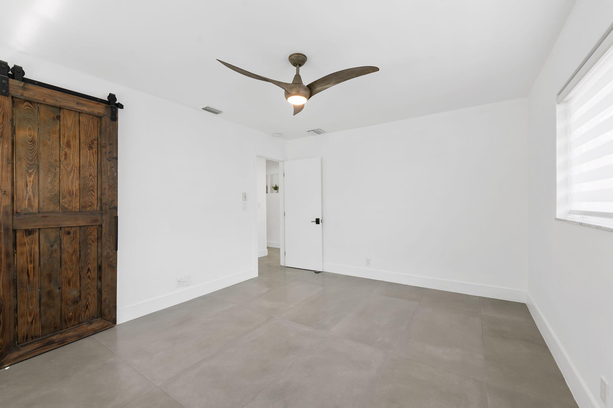 2041 Ne 52nd Street Property Photo 33
