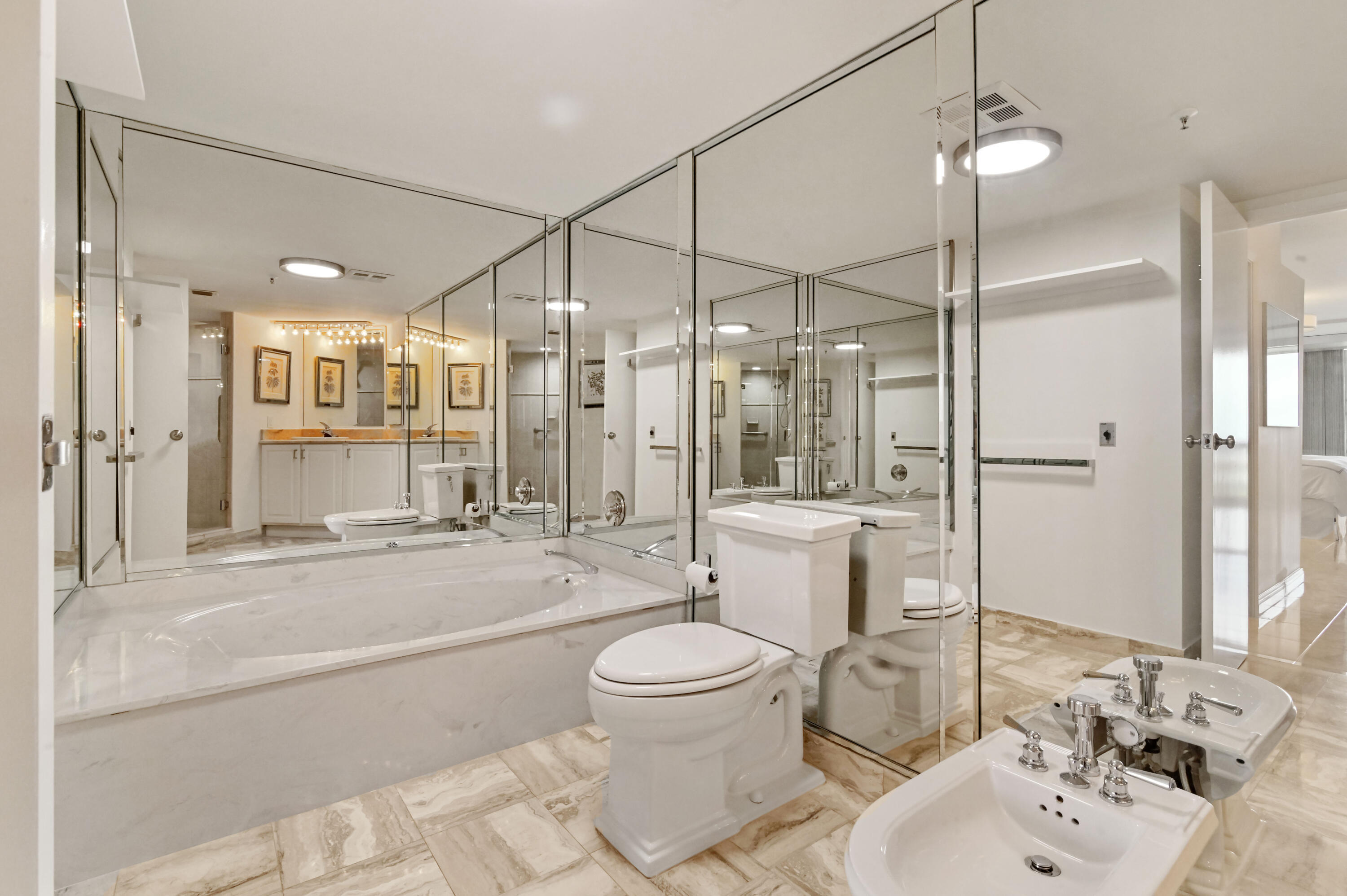 1900 Consulate Place 1704 Property Photo 9
