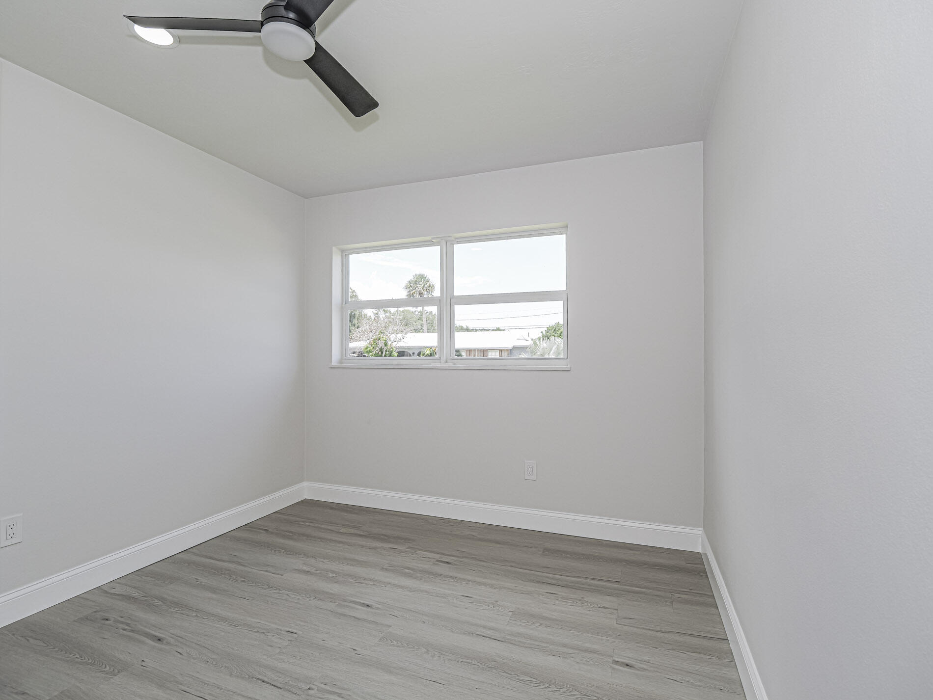375 Manly Avenue Property Photo 24