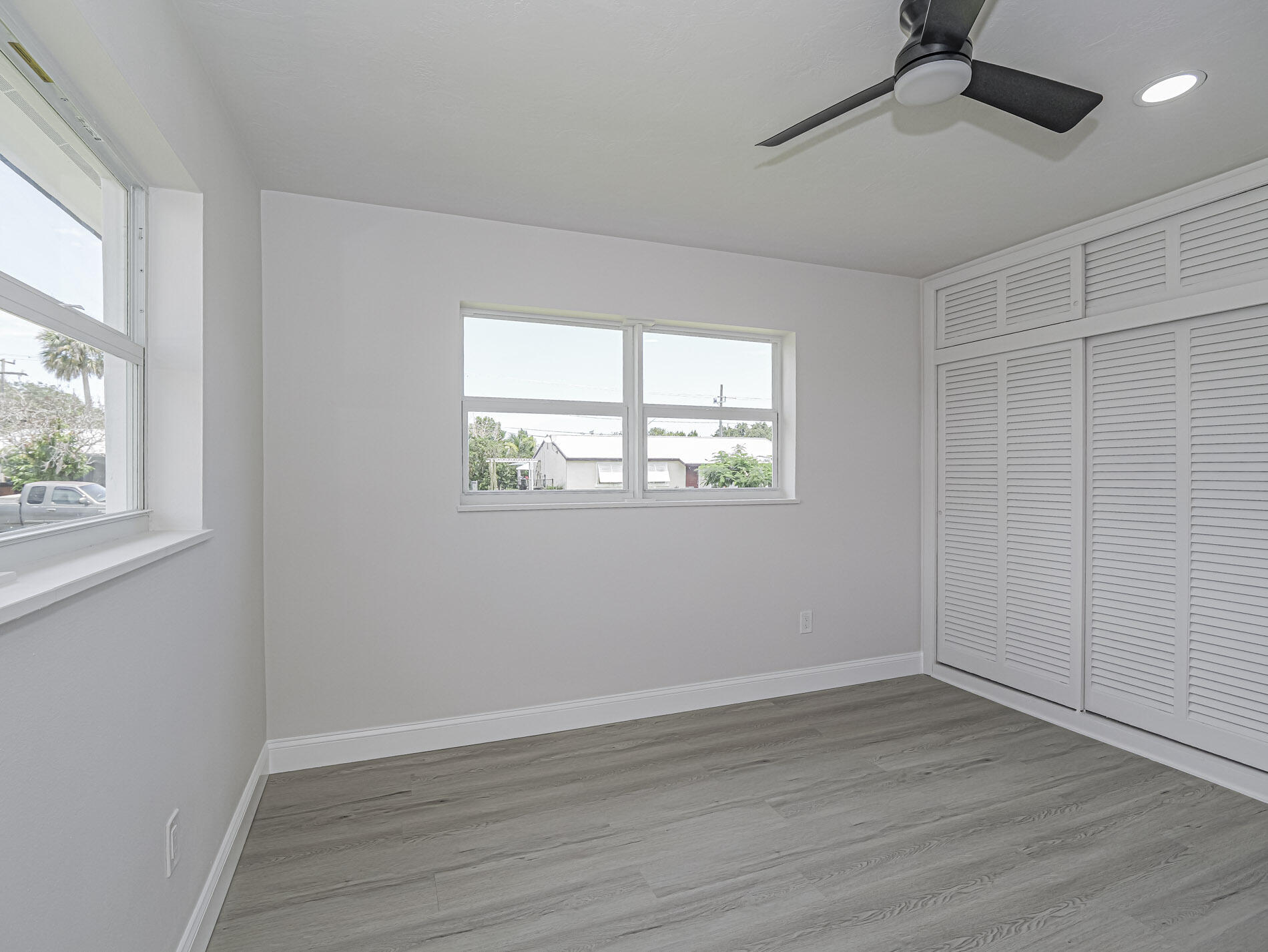 375 Manly Avenue Property Photo 28