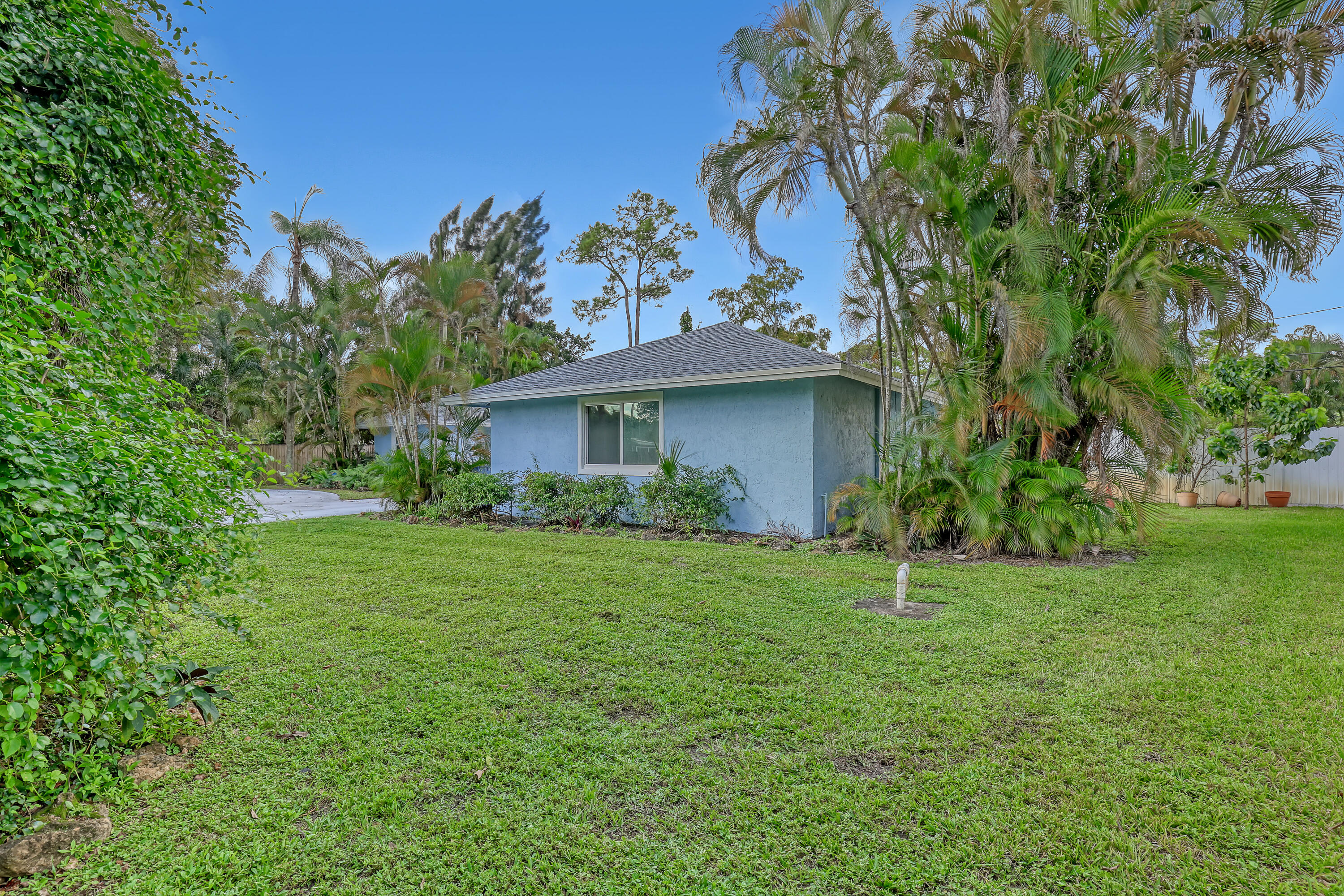 799 Huff Road Property Photo 3