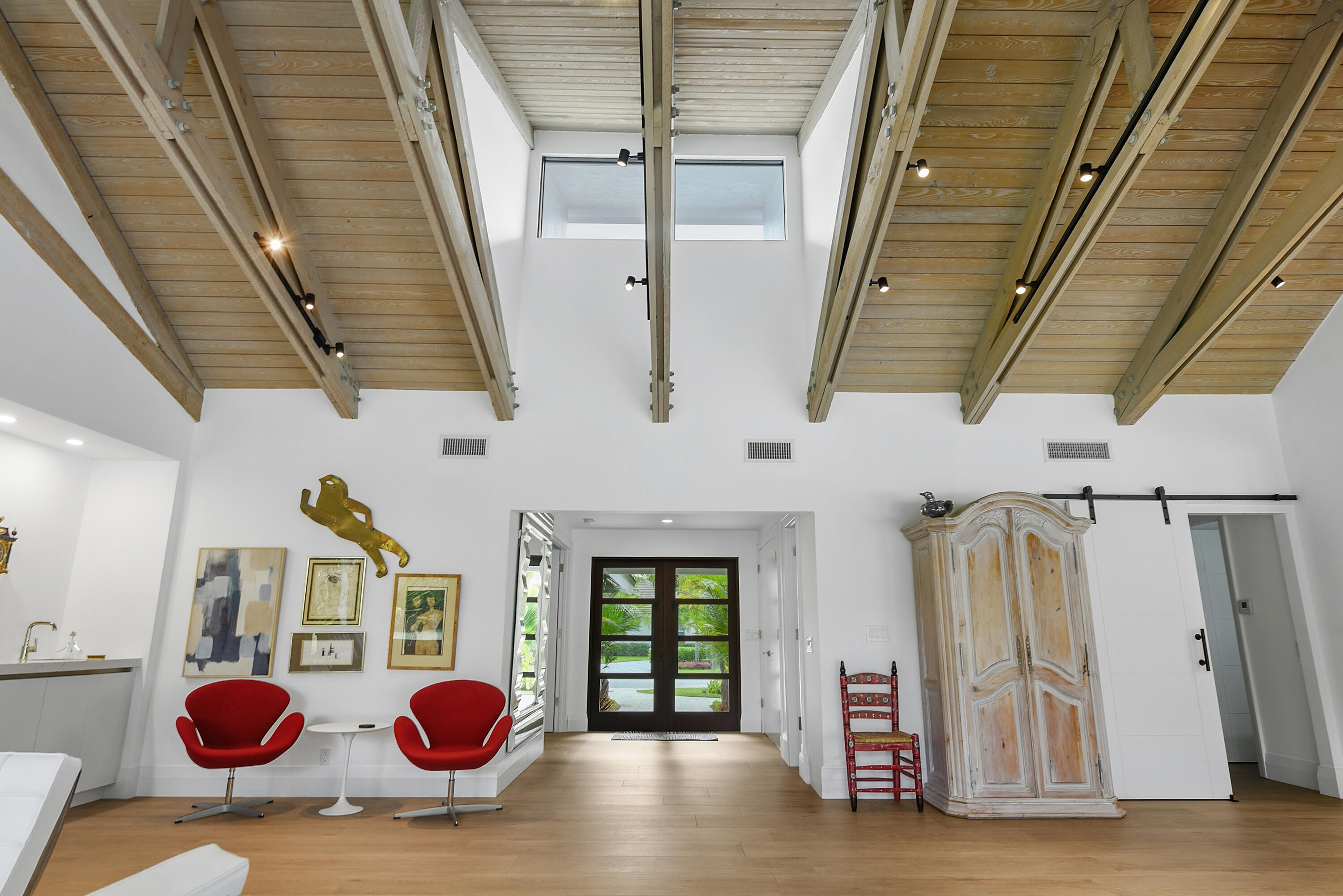 4561 Oak Tree Court Property Photo 8