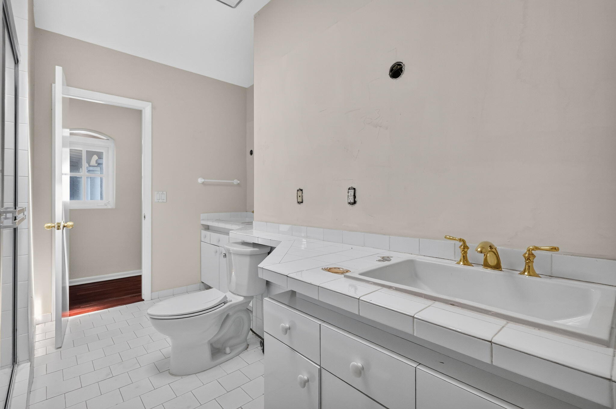 7500 W Treasure Drive Property Photo 34