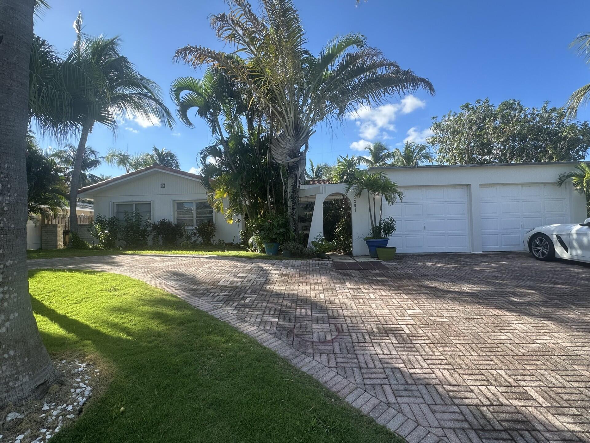 1251 MANOR Drive
