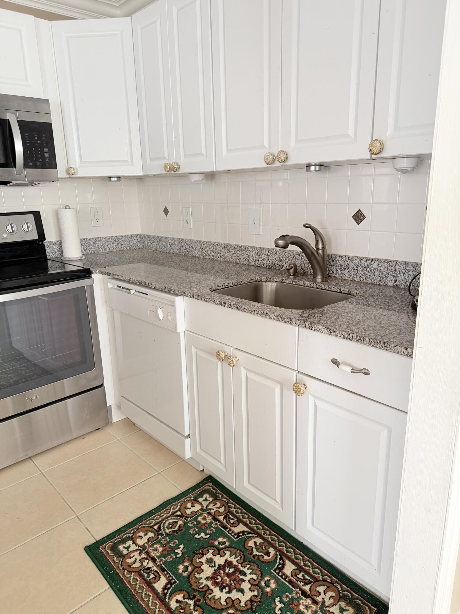 186 Tuscany C Property Photo 7