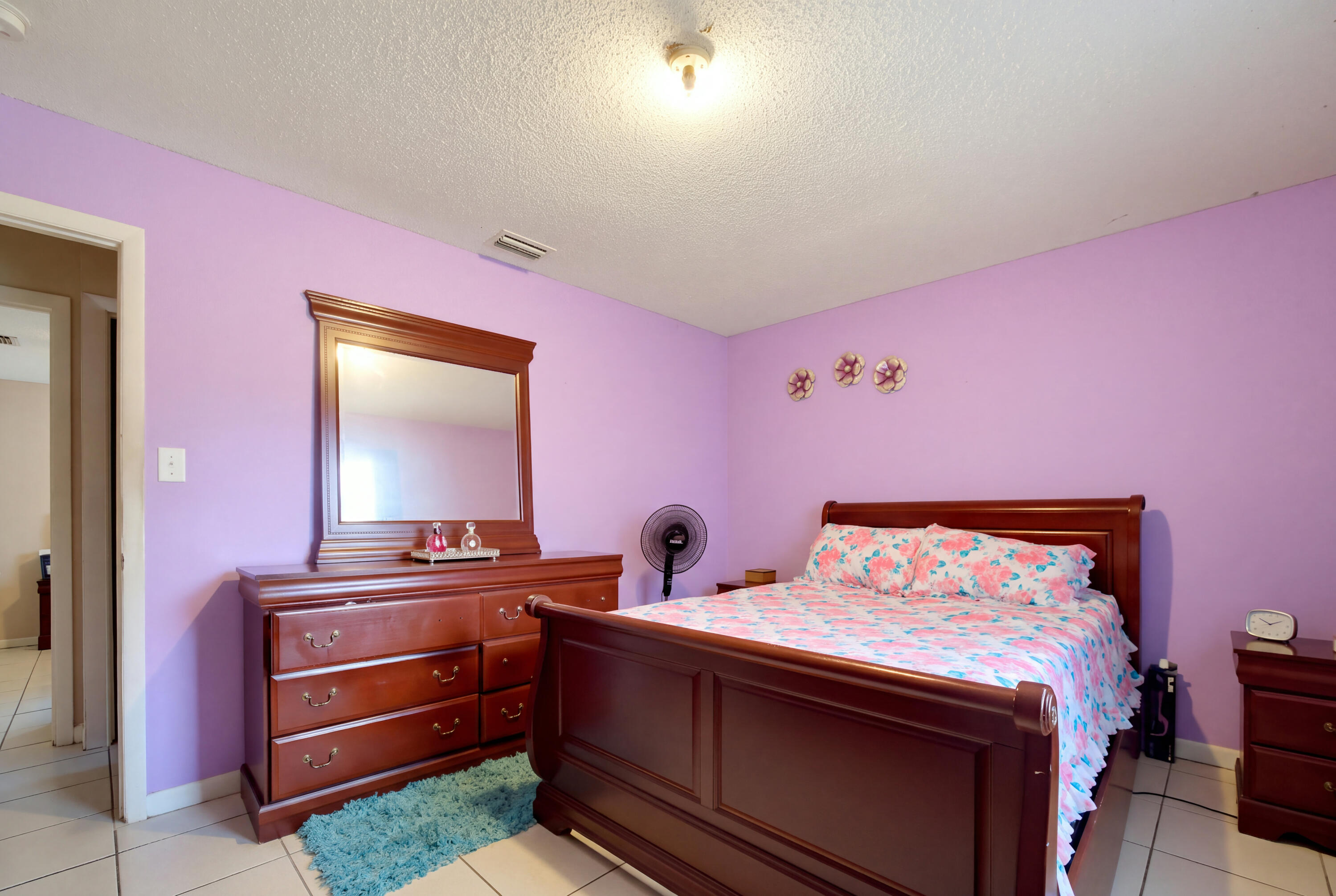4724 Imogene Court Property Photo 3