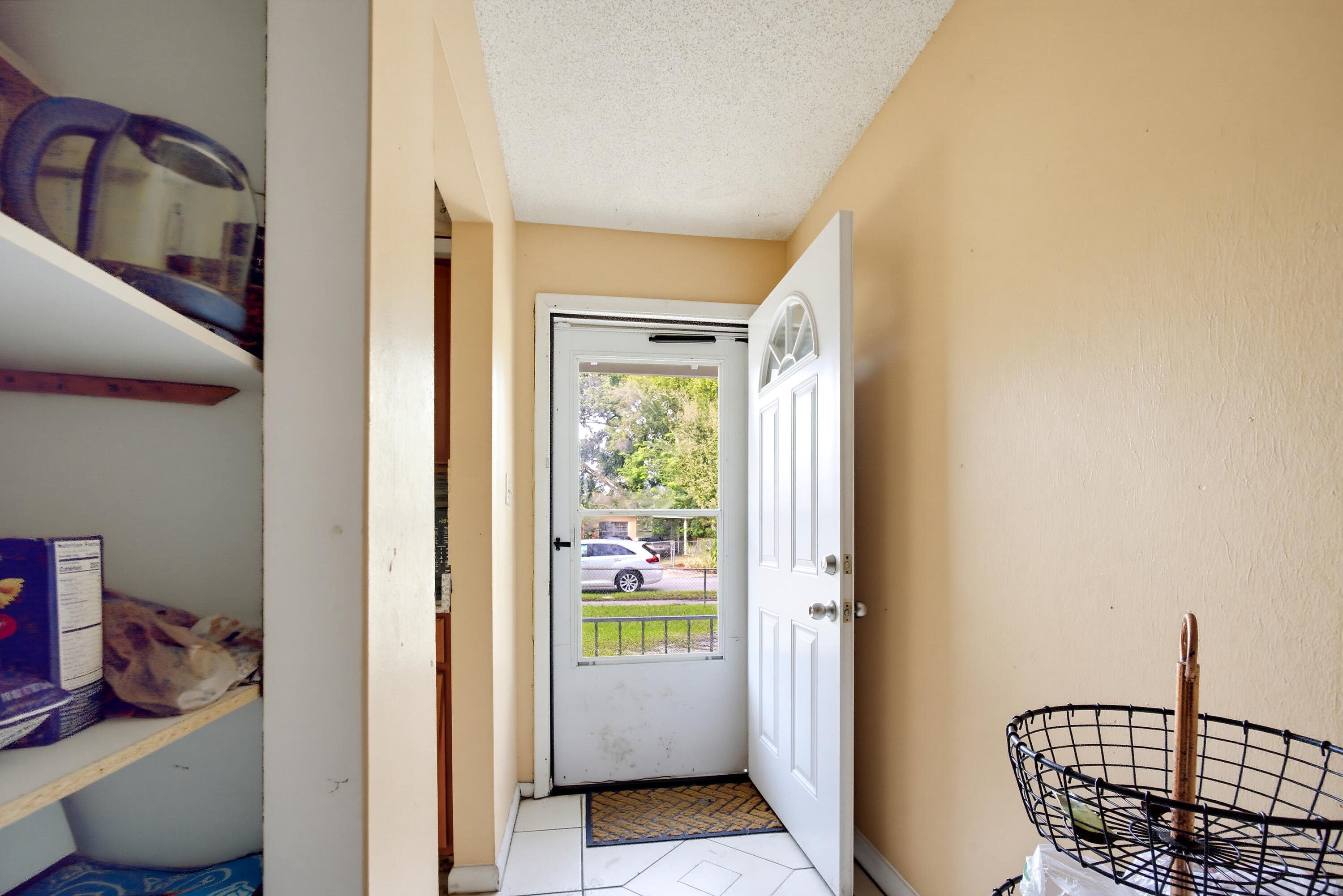 4724 Imogene Court Property Photo 6
