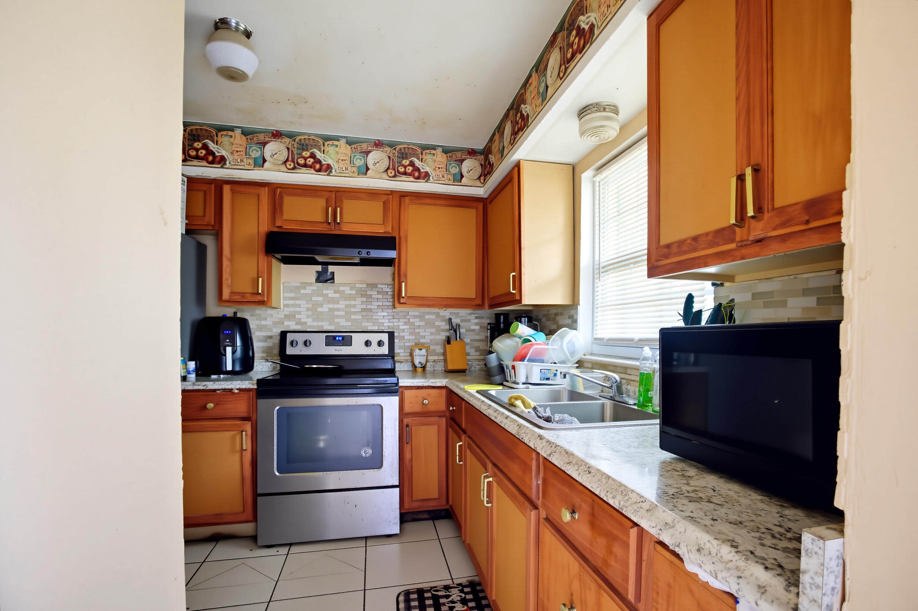 4724 Imogene Court Property Photo 8