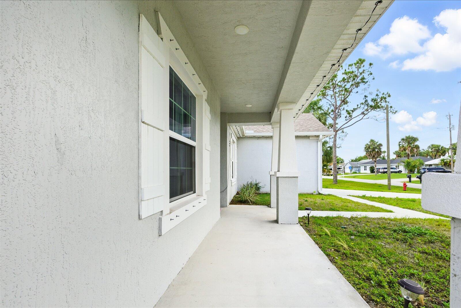 2509 Sw Kenilworth Street Property Photo 2