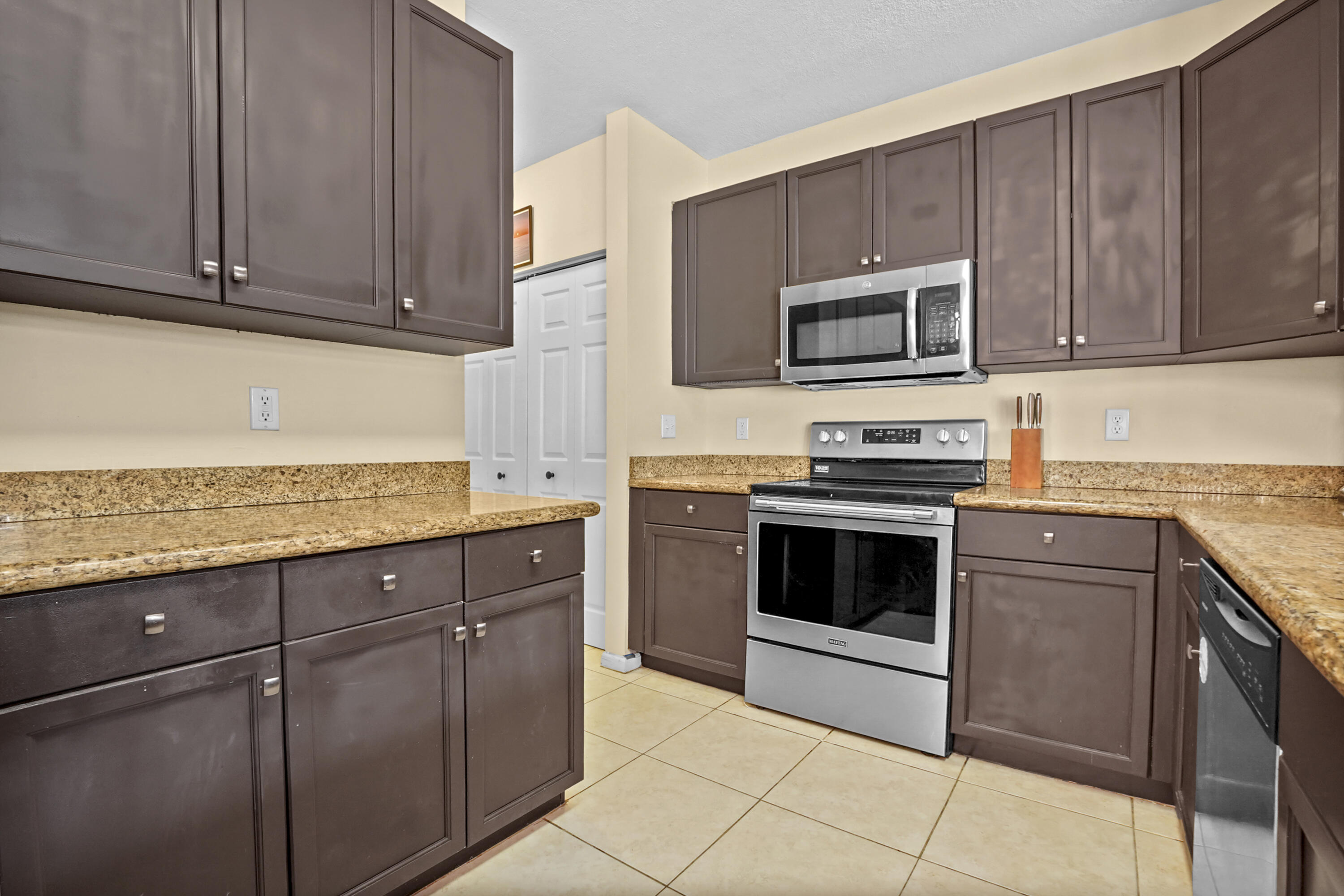 9670 Wolcott Place Property Photo 10