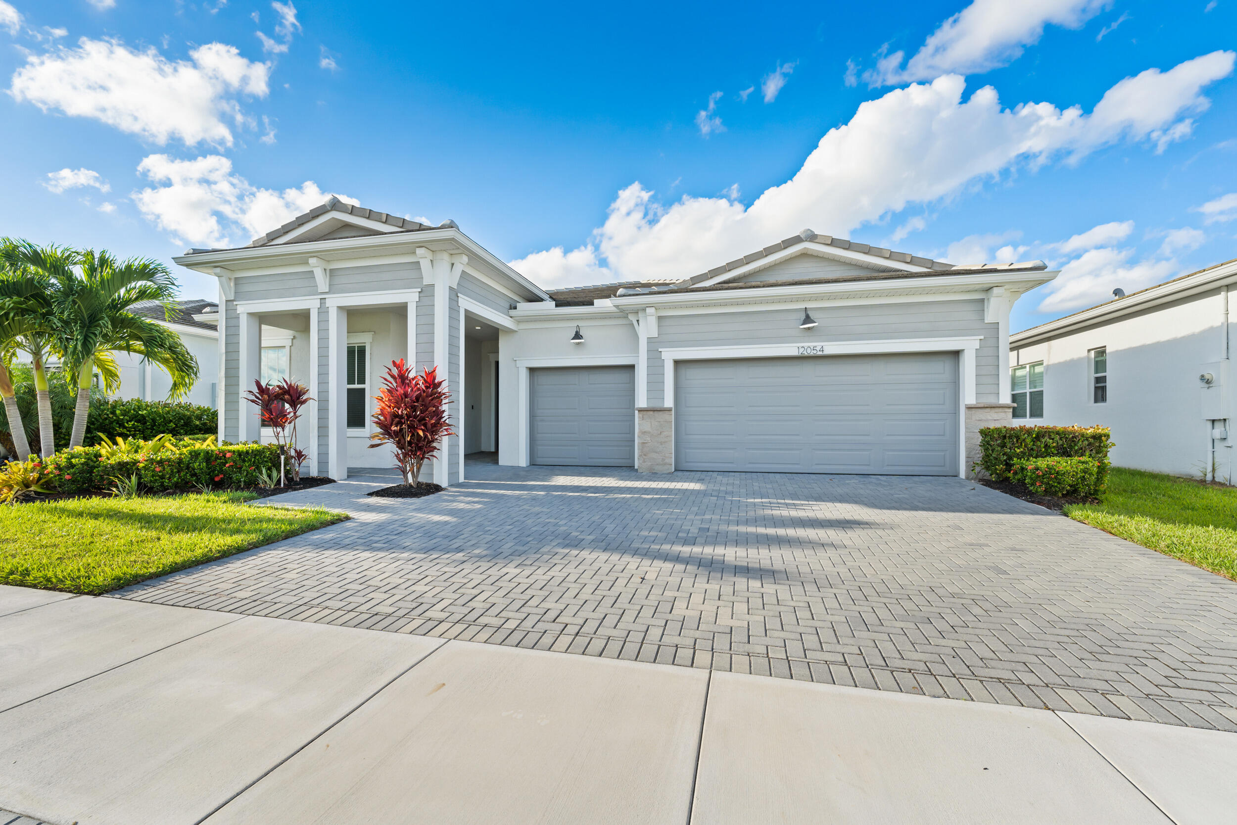12054 Sw Viridian Boulevard Property Photo 5
