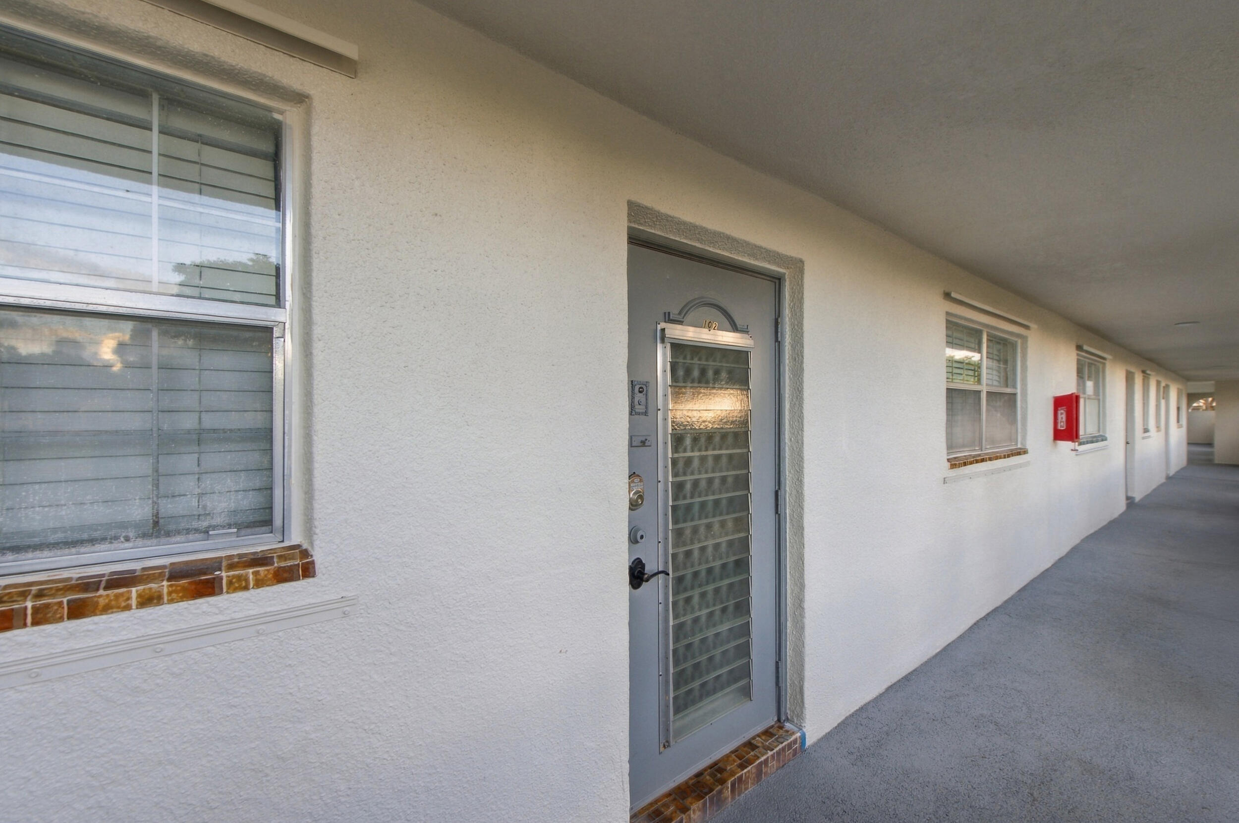 8285 Sunrise Lakes Boulevard 102 Property Photo 1