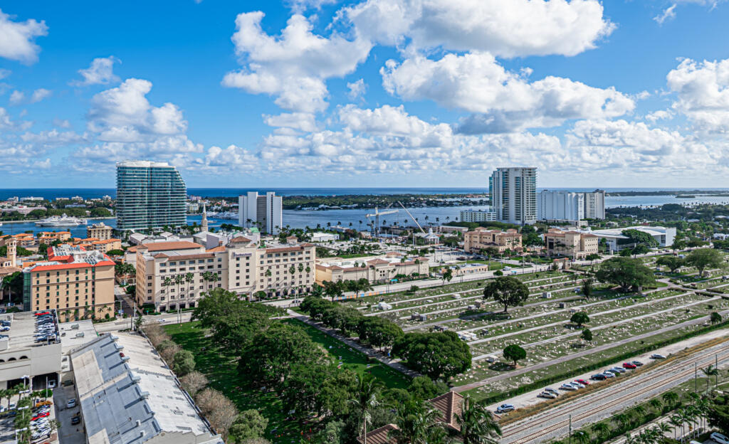 550 Okeechobee Boulevard Lph-15 Property Photo 1