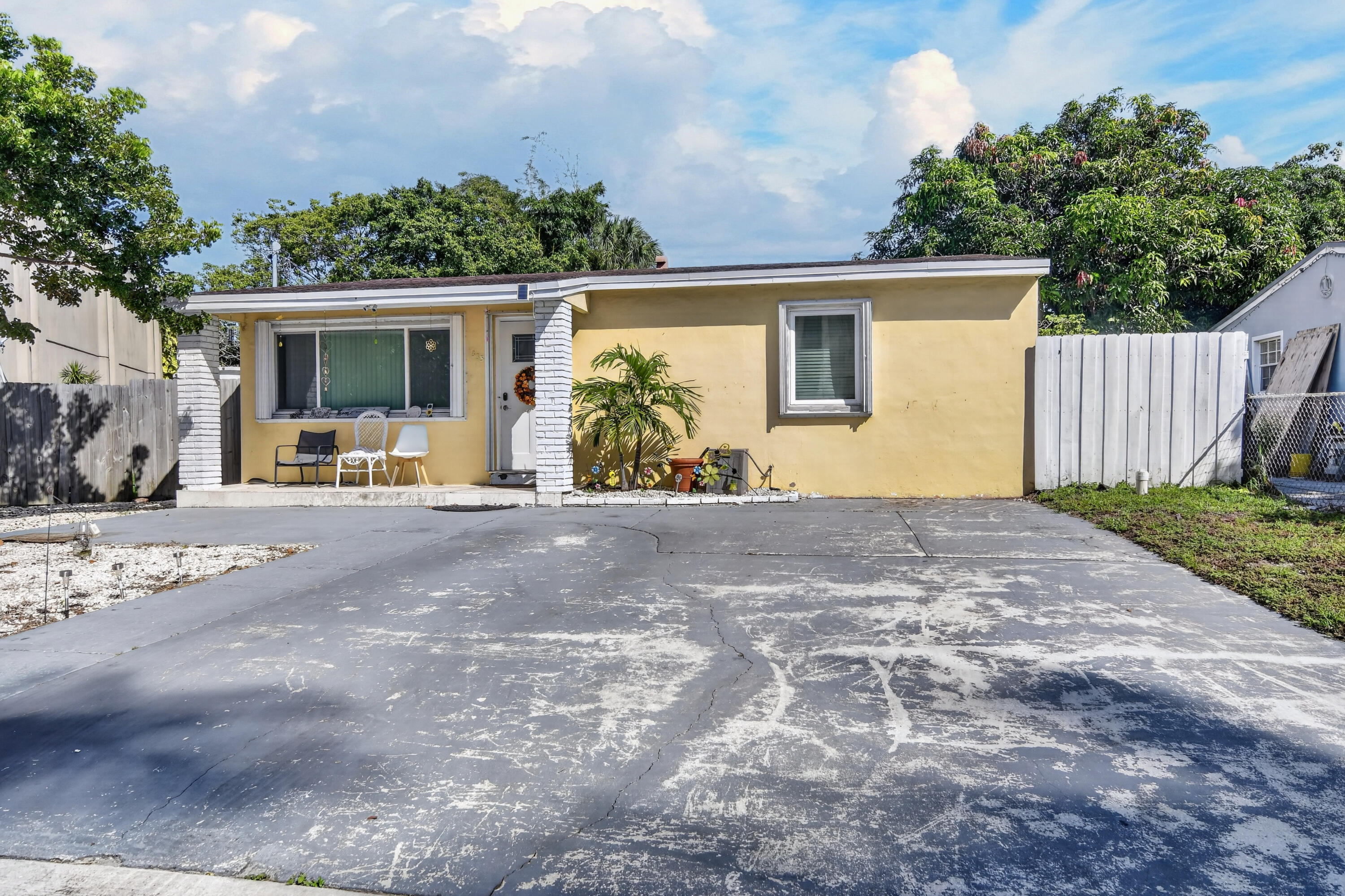 1335 Wellington Street Property Photo 1