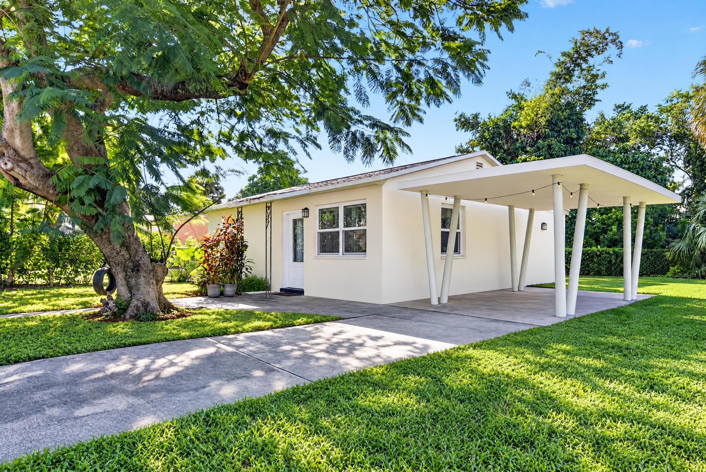 1340 Longwood Street Property Photo 1
