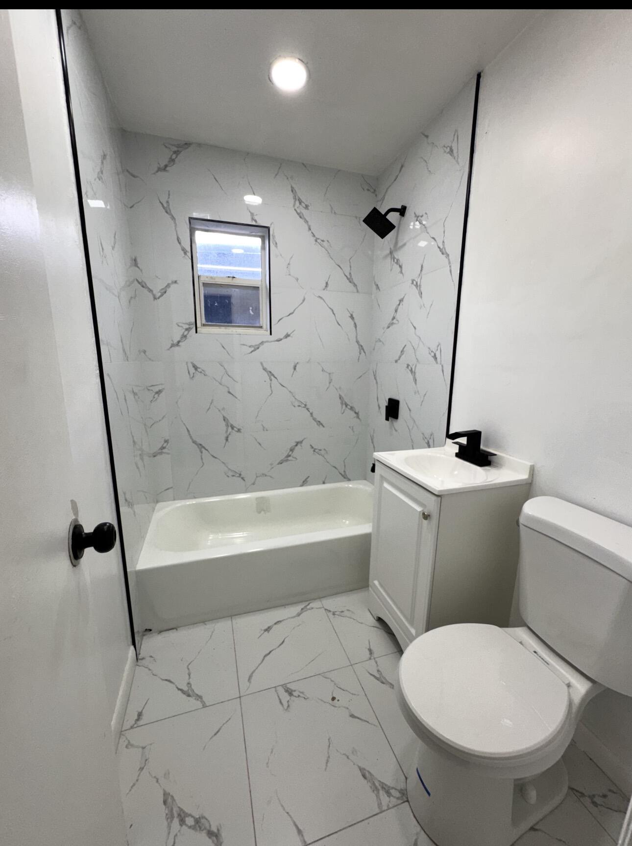 3235 Ocean Parkway Property Photo 6