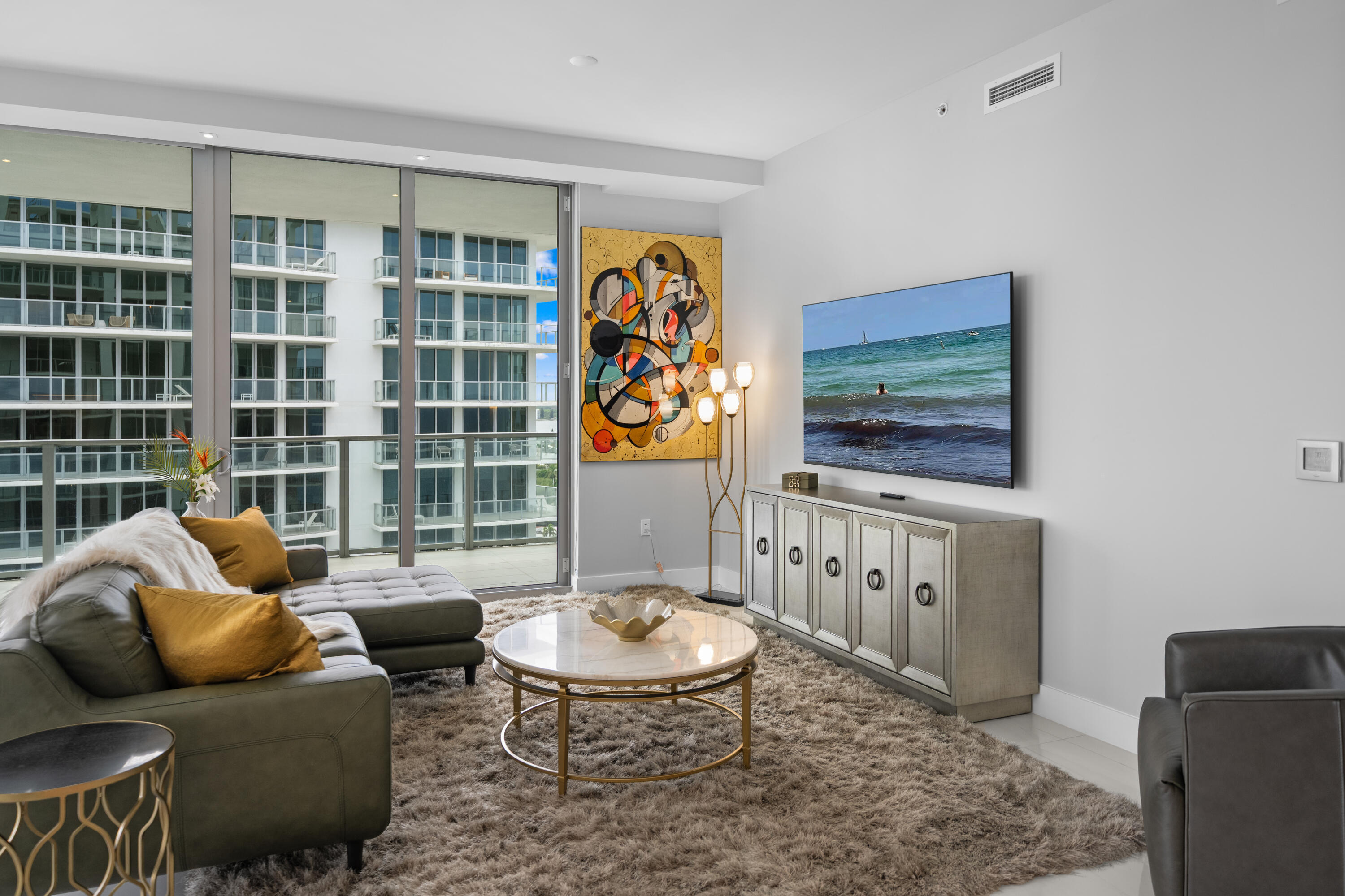 3100 N Ocean Drive H-1608 Property Photo 9