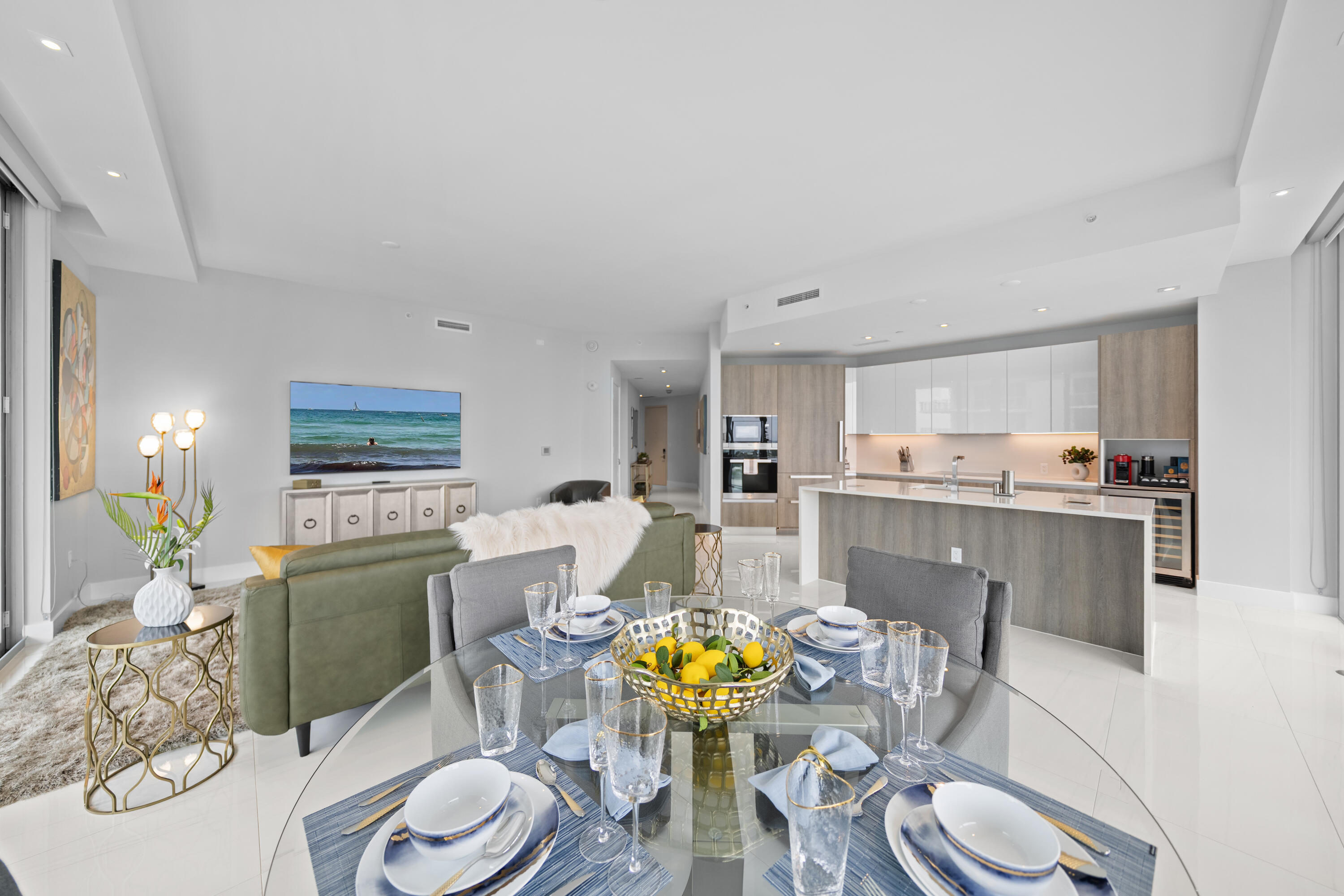 3100 N Ocean Drive H-1608 Property Photo 14
