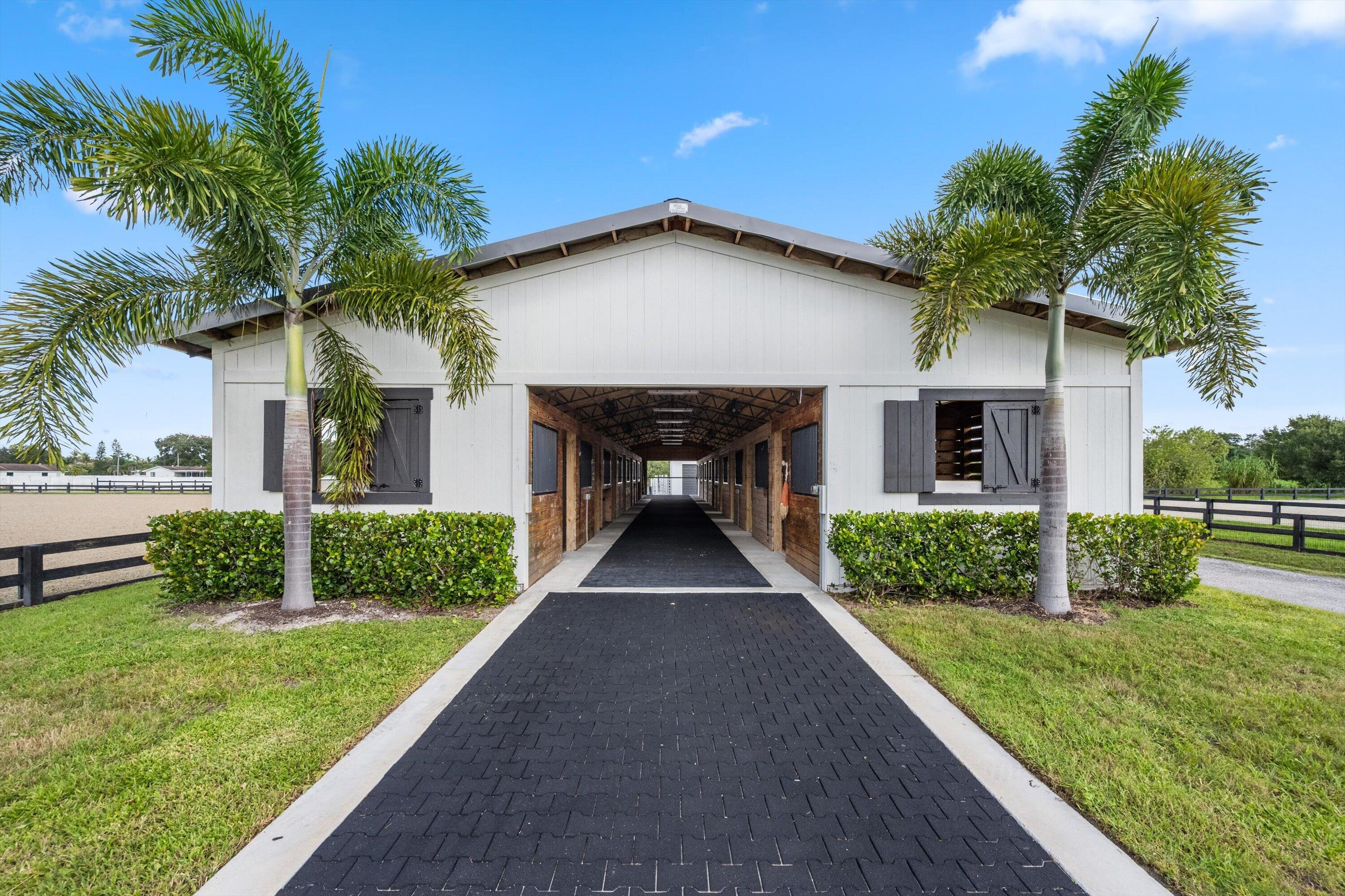 16381 Hollow Tree Lane Property Photo 3