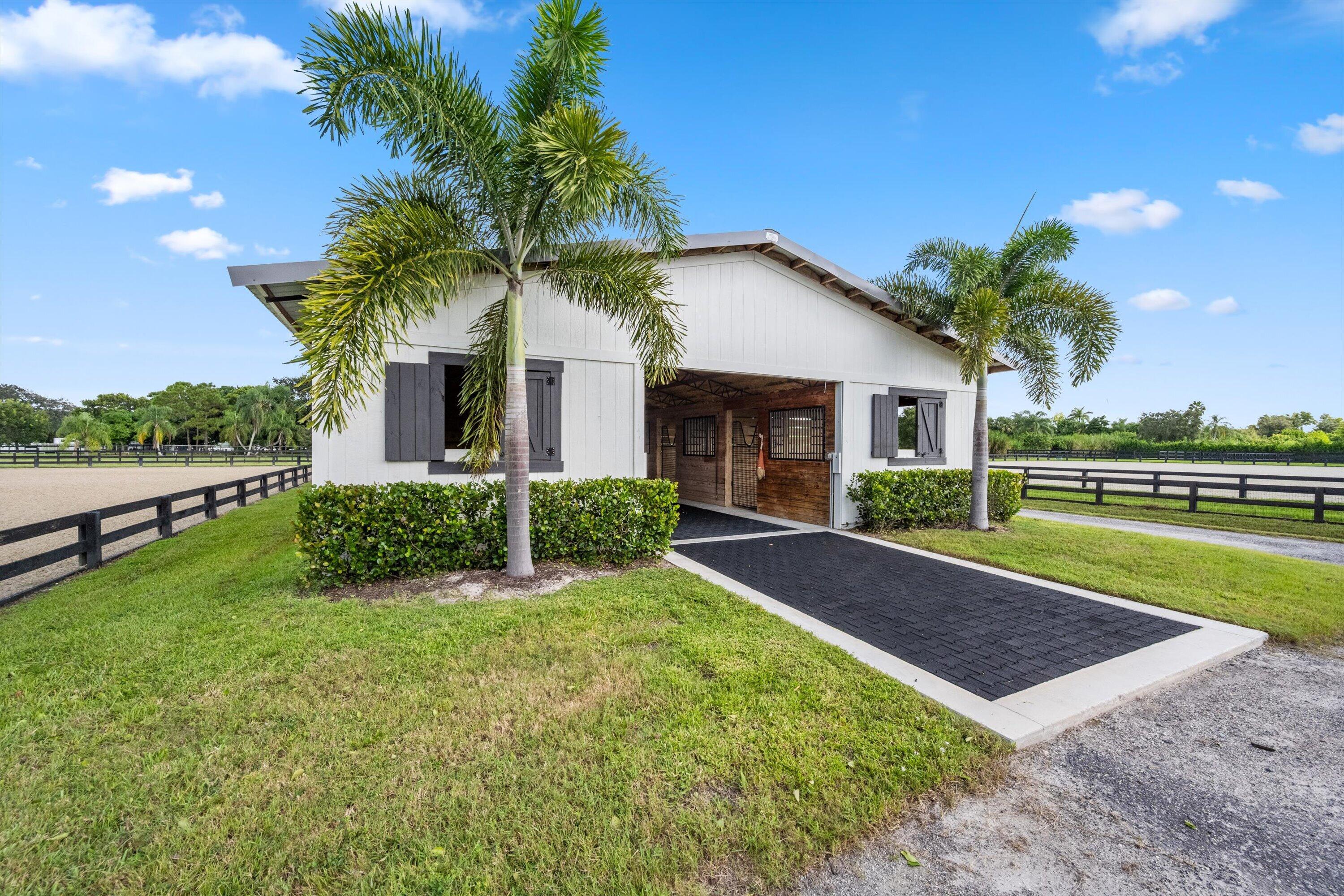16381 Hollow Tree Lane Property Photo 4