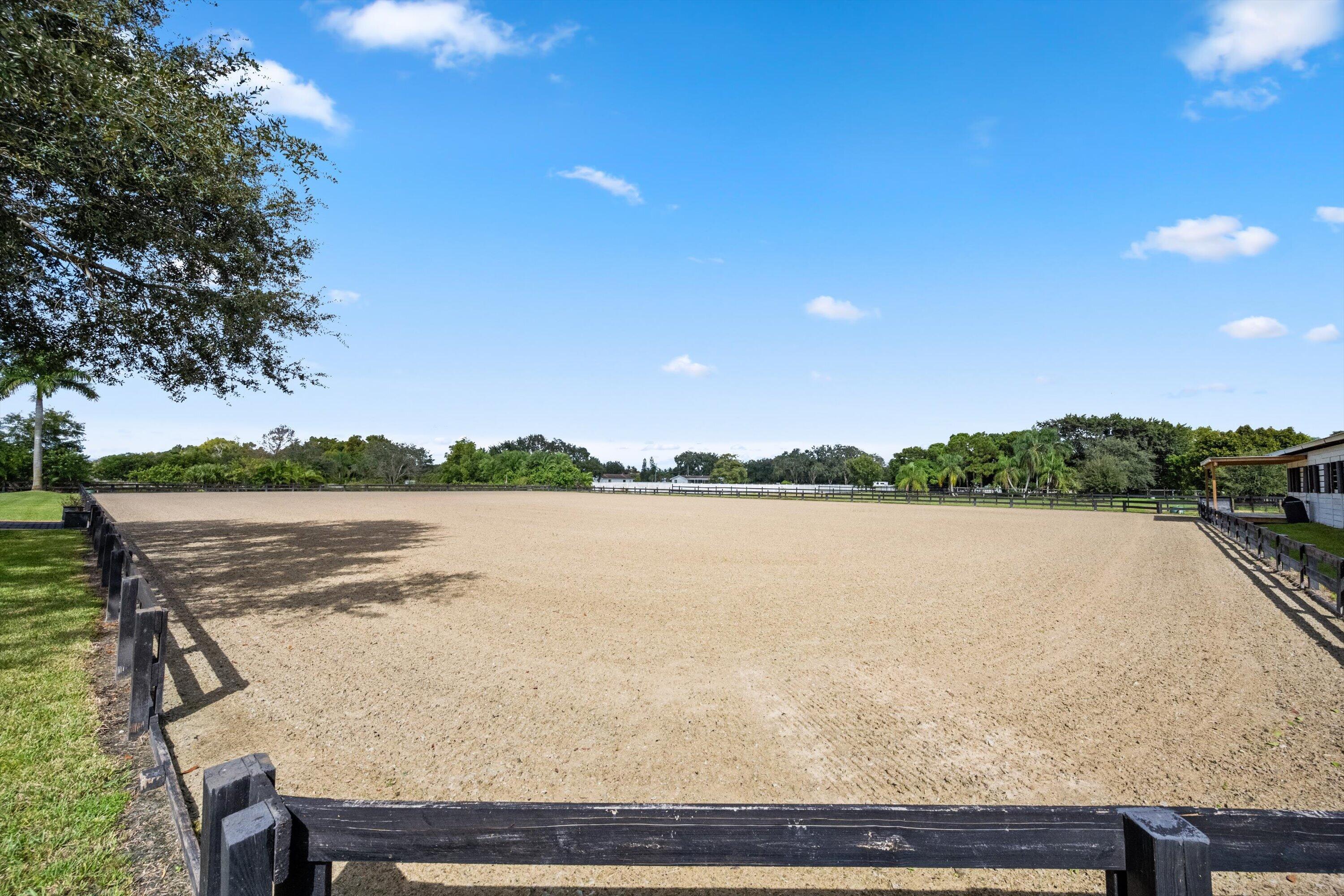 16381 Hollow Tree Lane Property Photo 15