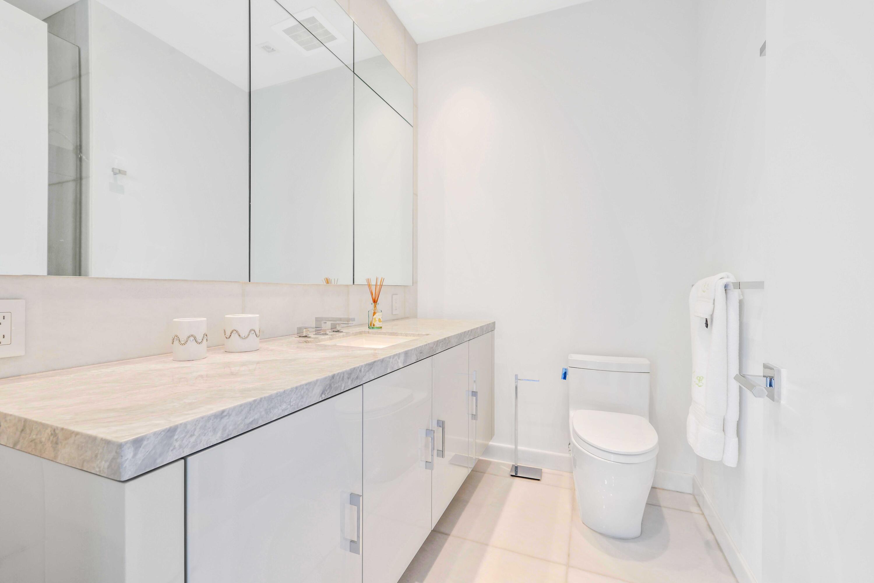 1100 S Flagler Drive 1101 Property Photo 32