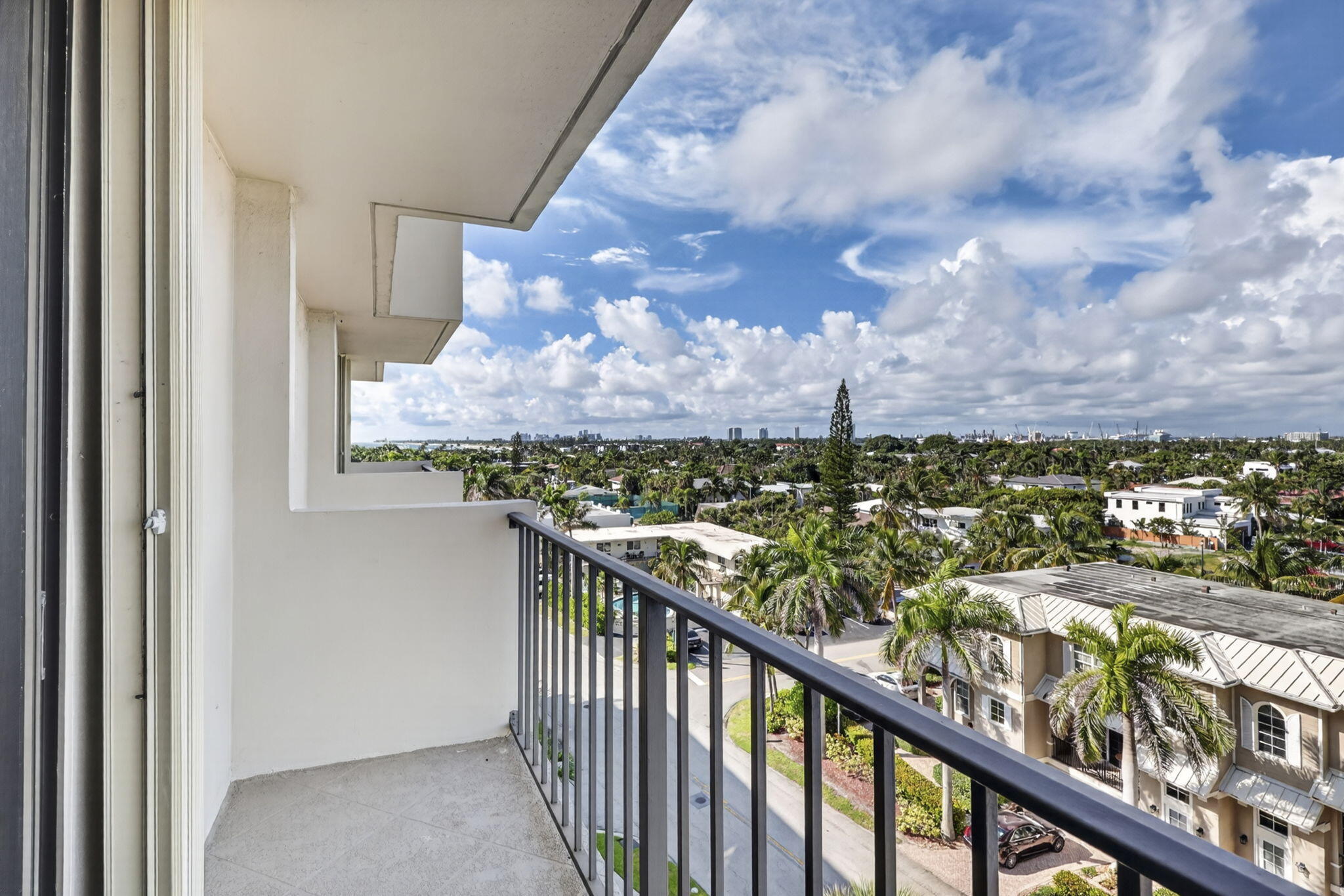 145 S Ocean 719 Property Photo 41