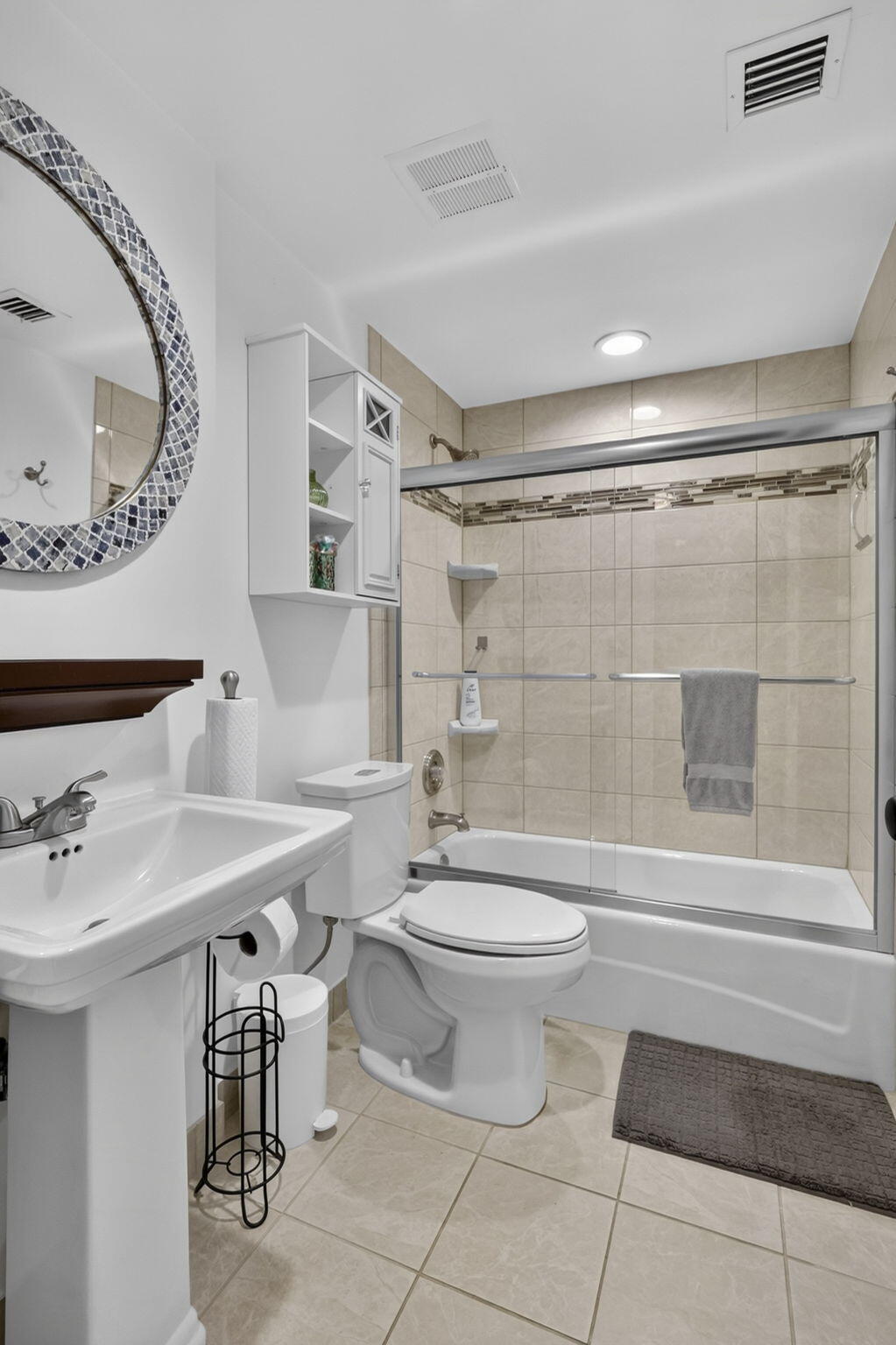 145 S Ocean 719 Property Photo 45