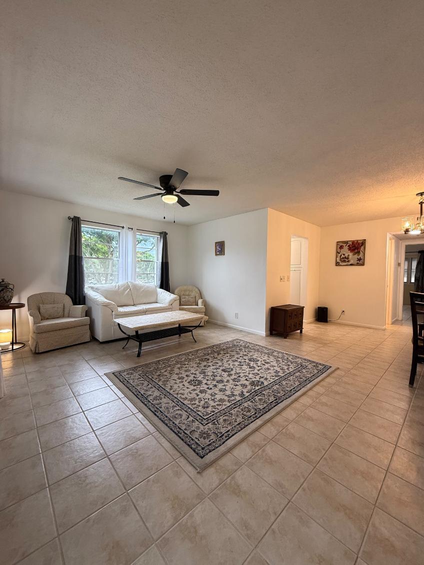 319 Windsor N Property Photo 1