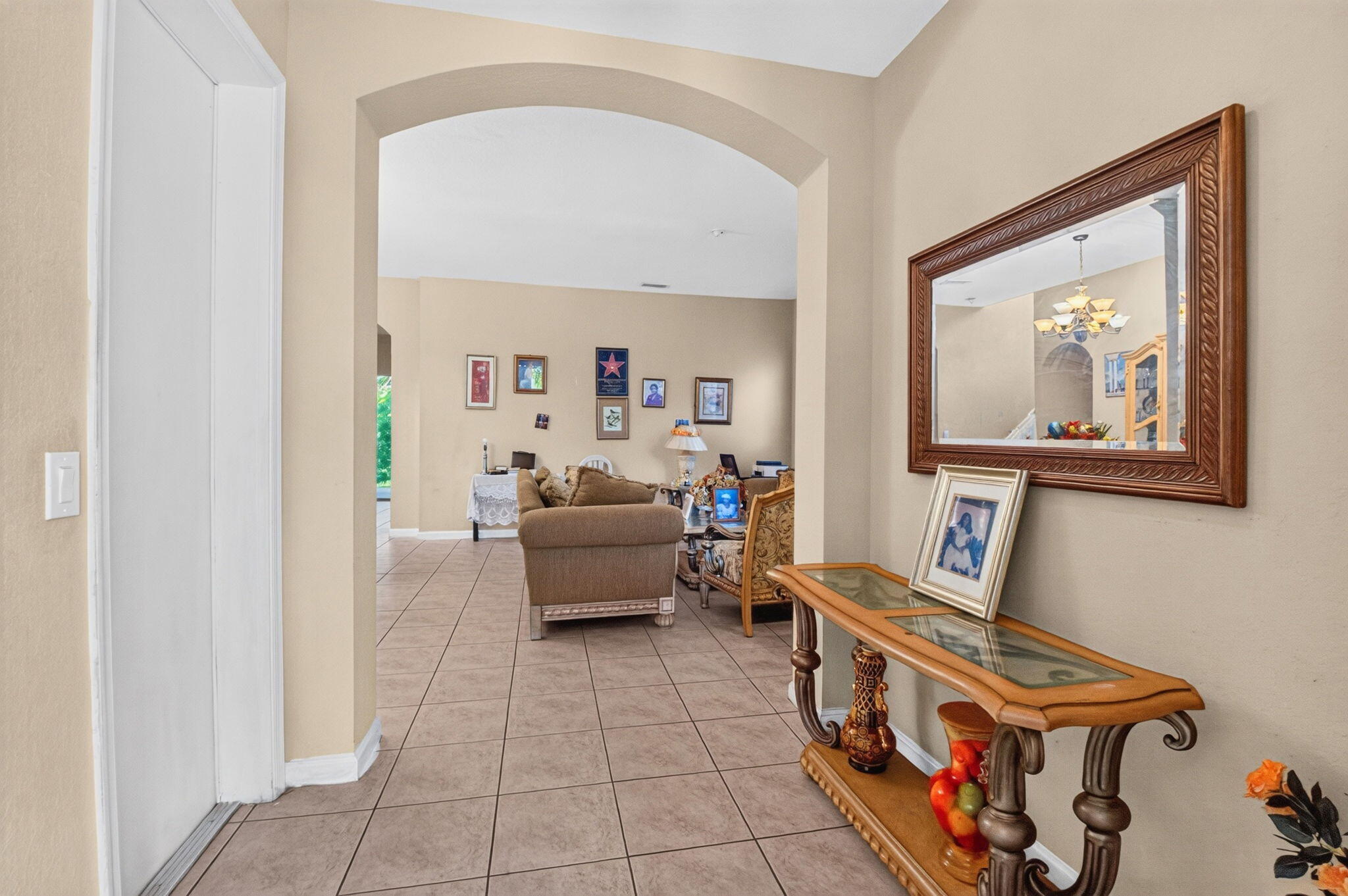1017 Grove Park Circle Property Photo 3