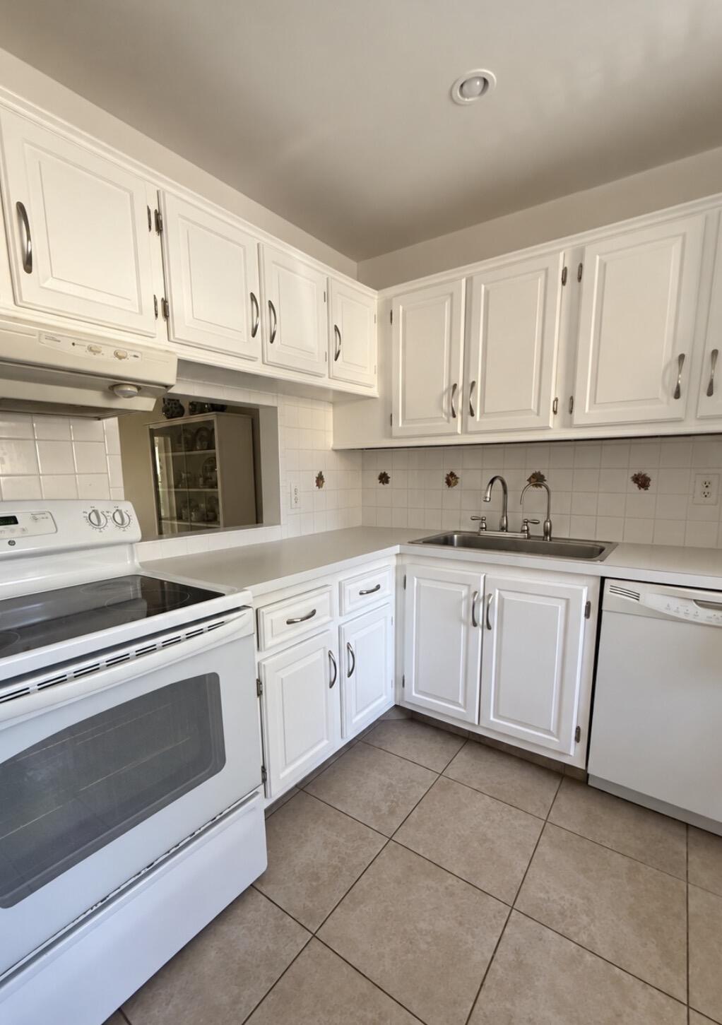 220 Lake Dora Drive Property Photo 5