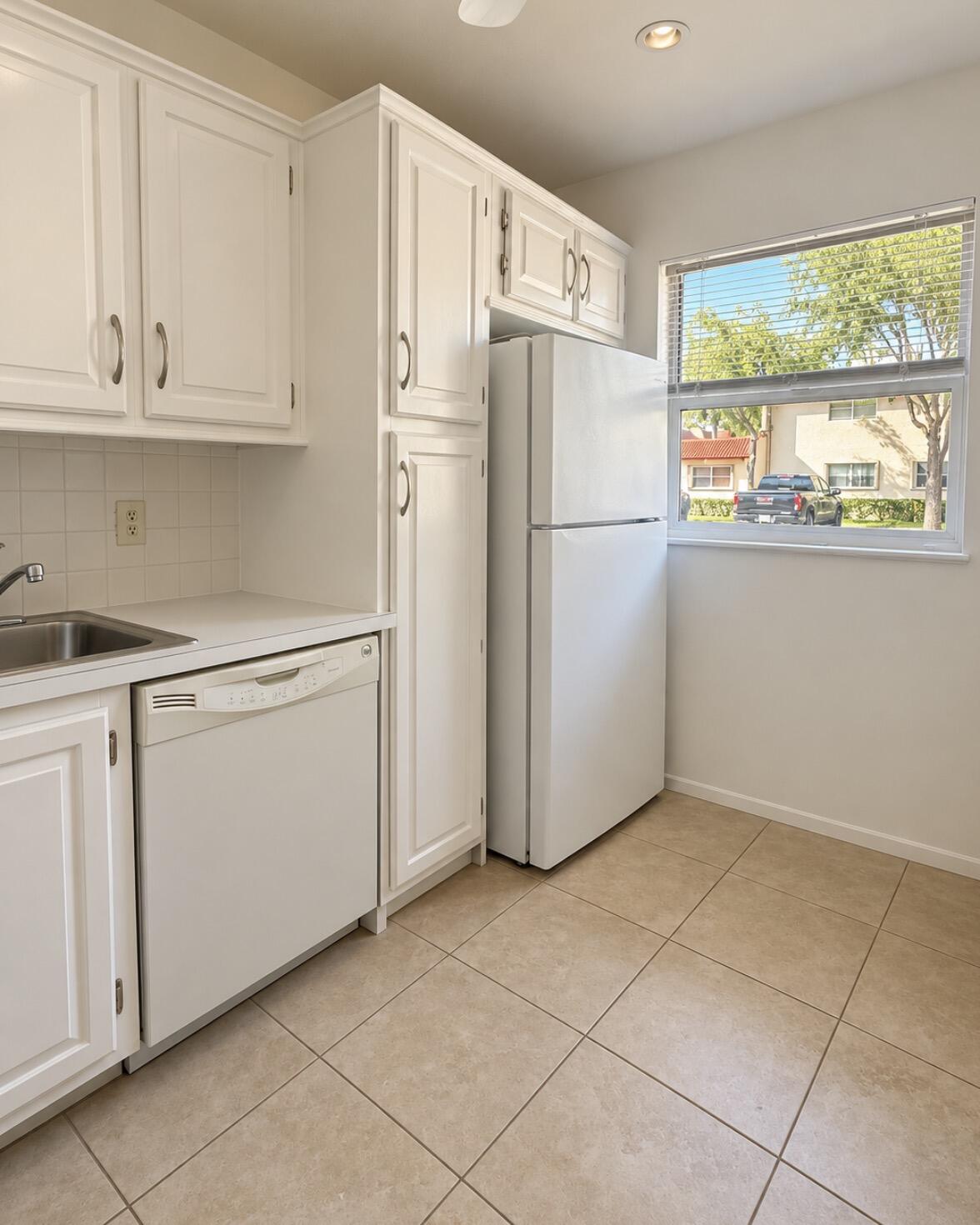 220 Lake Dora Drive Property Photo 6