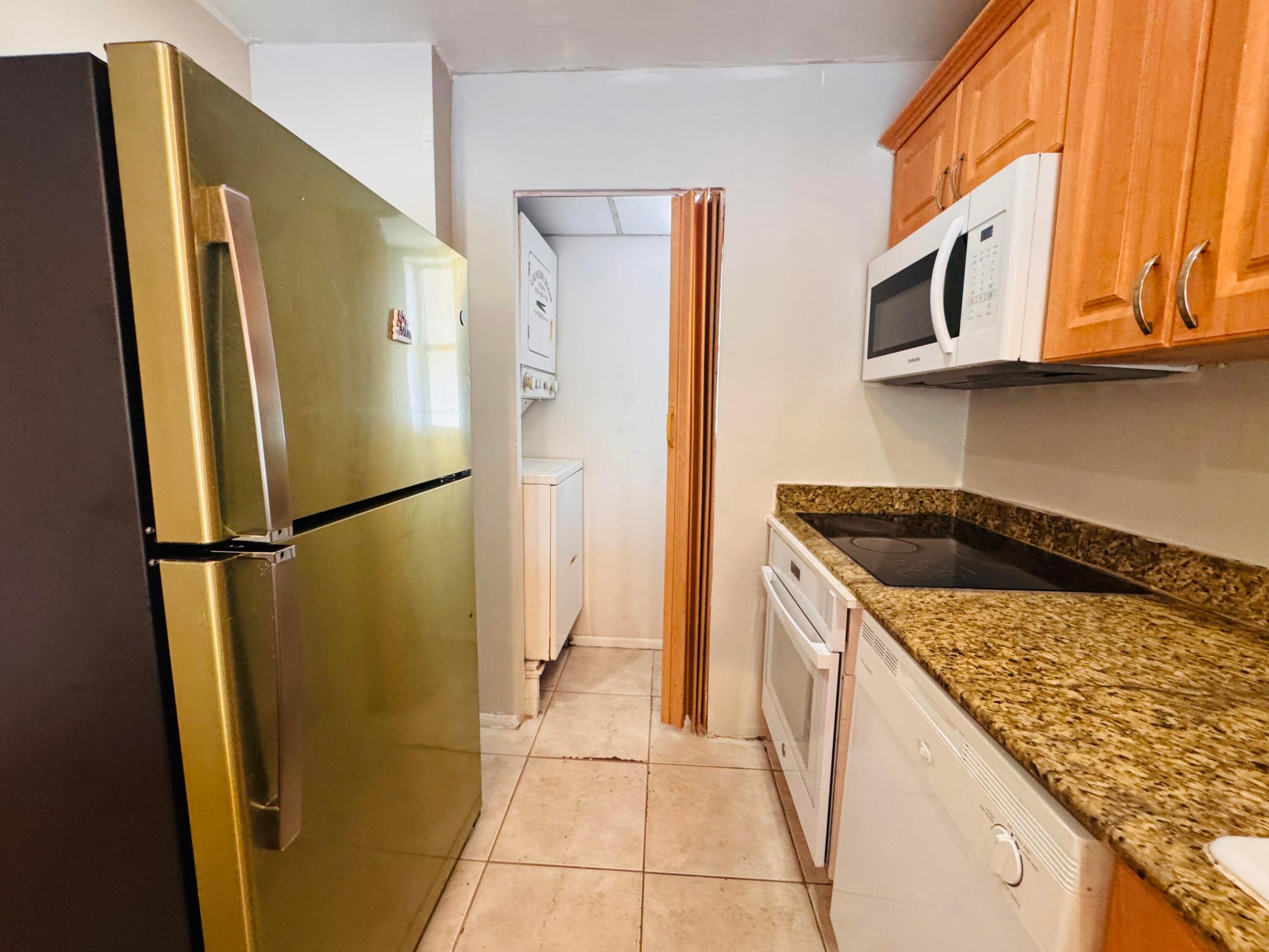 8020 N Colony Circle N 302 Property Photo 10