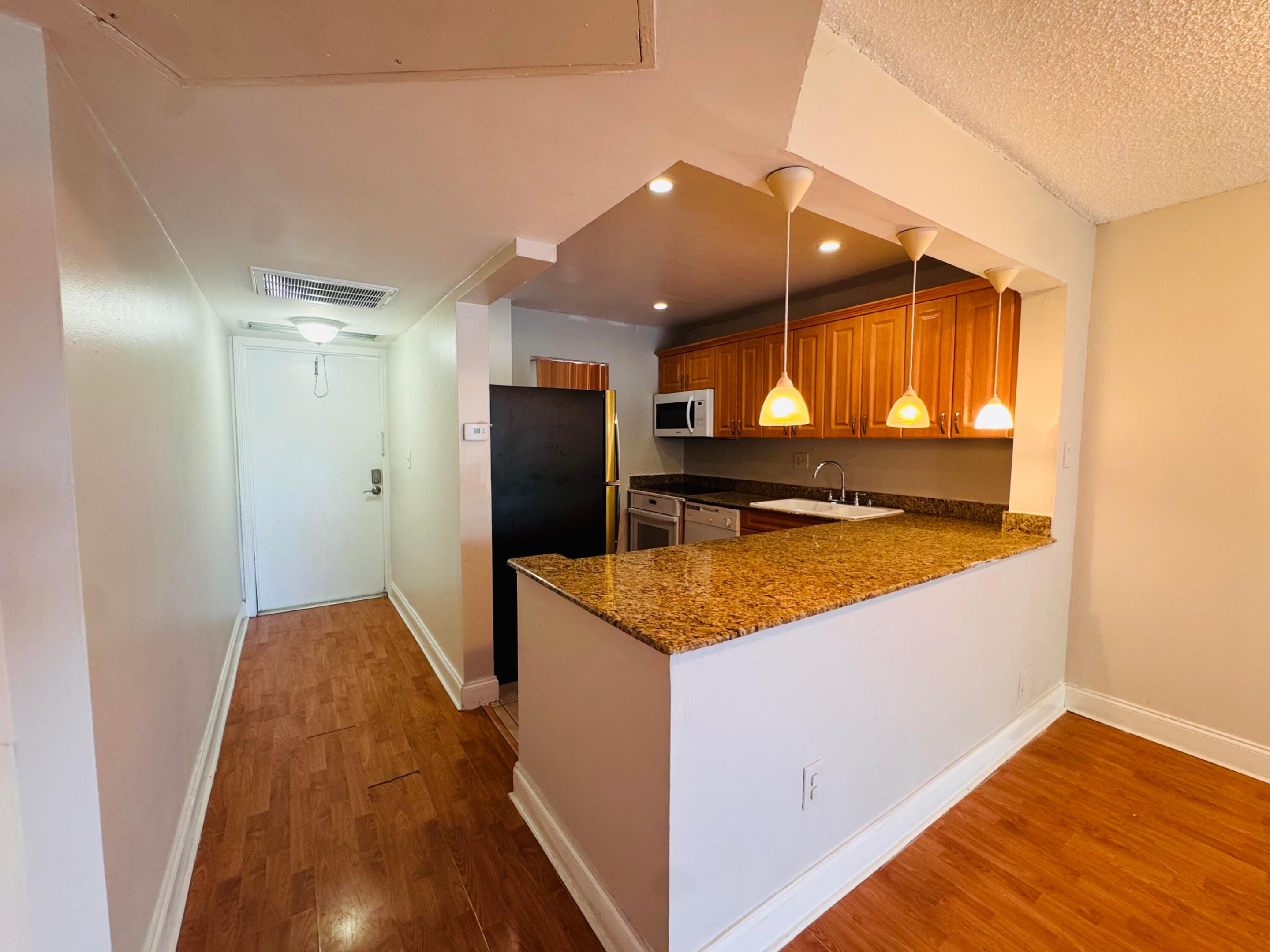 8020 N Colony Circle N 302 Property Photo 13