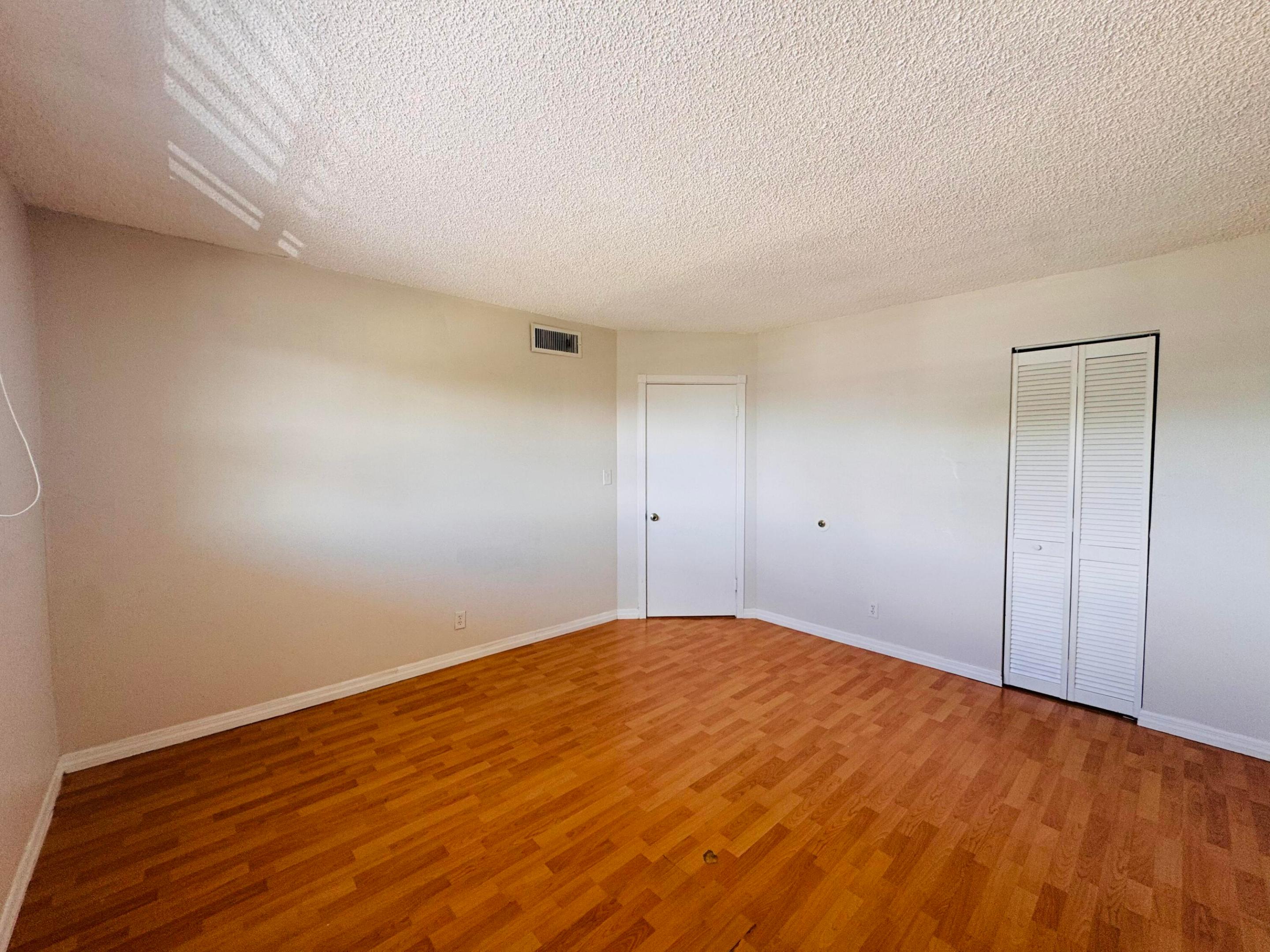 8020 N Colony Circle N 302 Property Photo 15