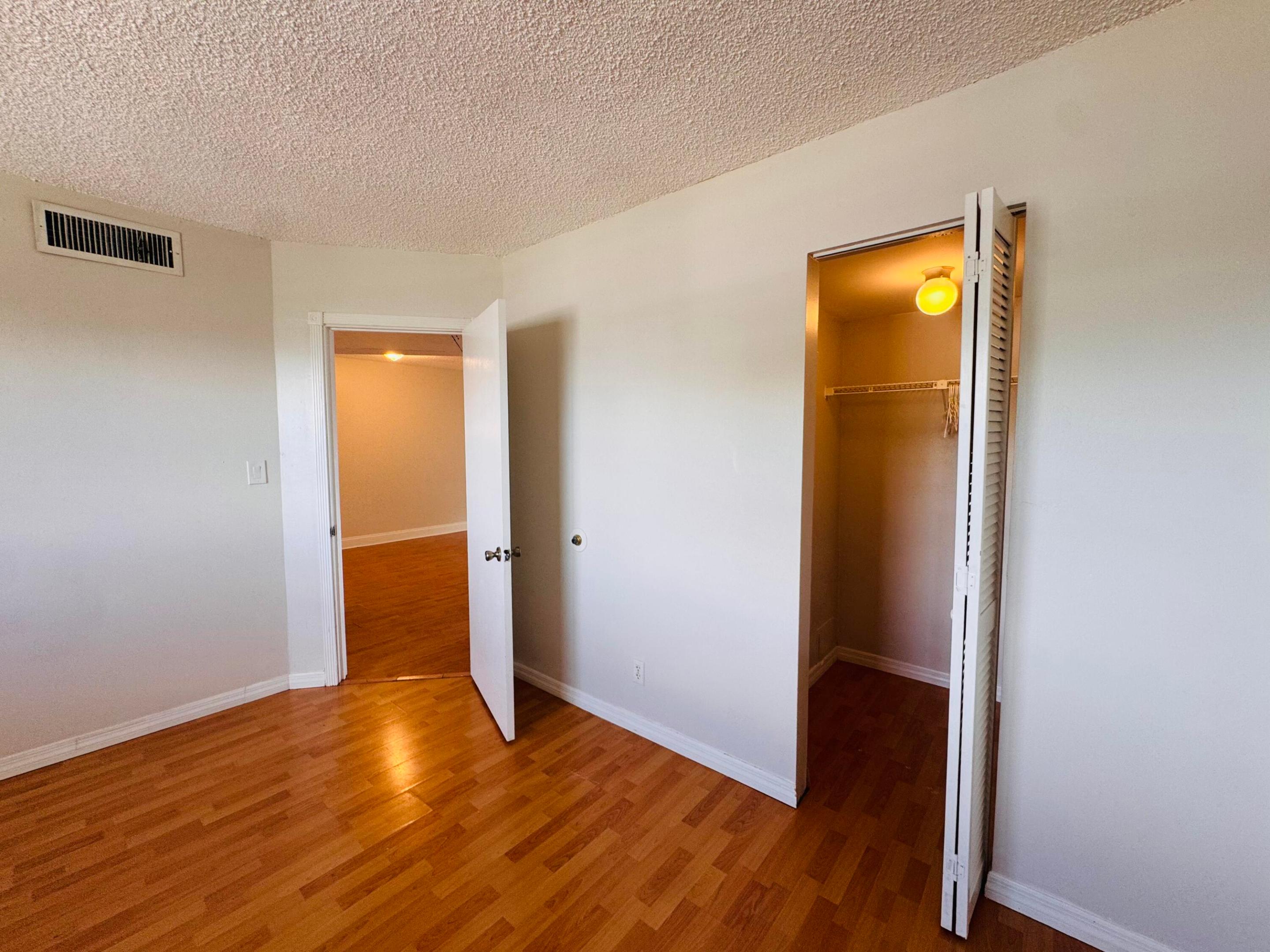 8020 N Colony Circle N 302 Property Photo 18