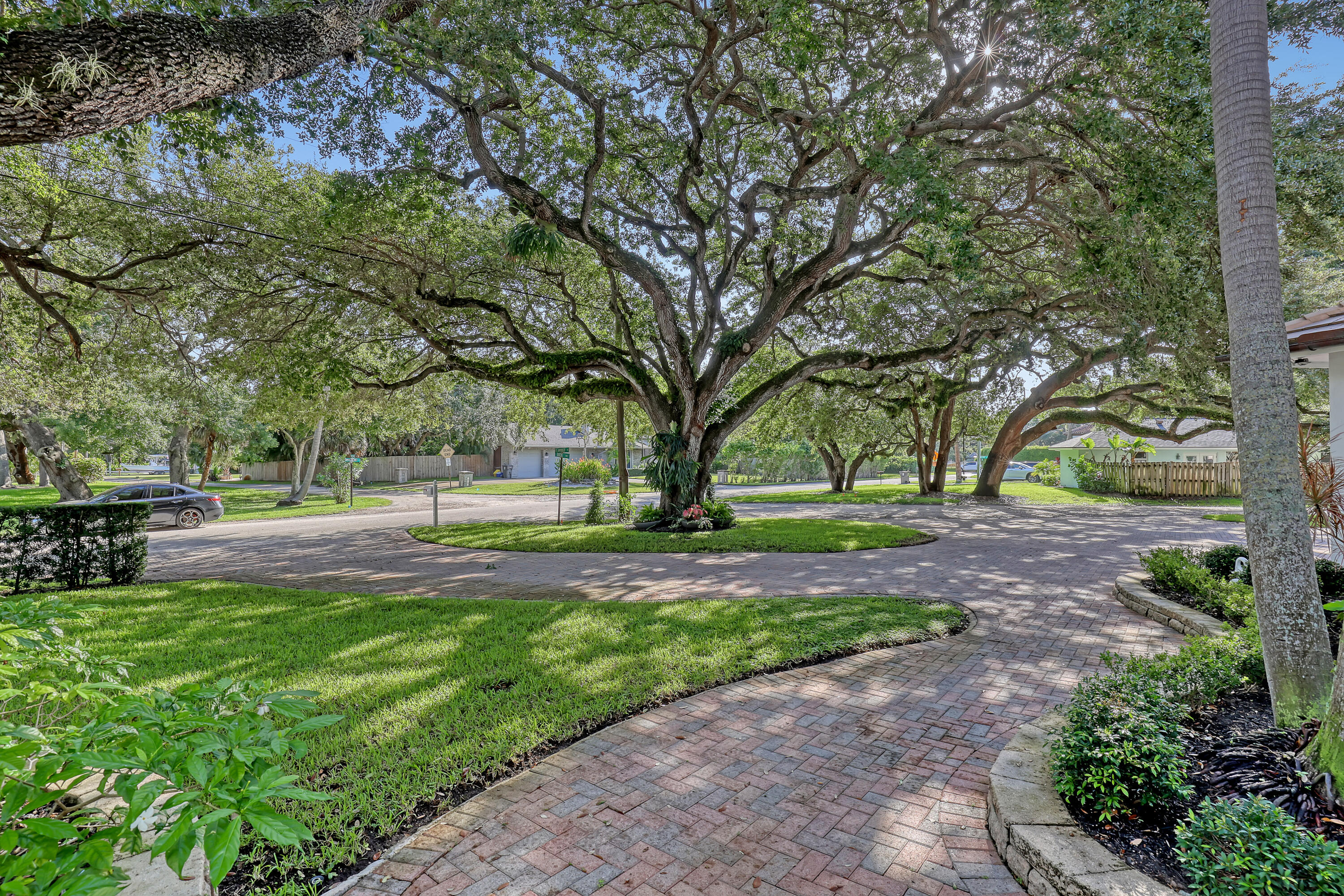 2338 Flamingo Road Property Photo 2