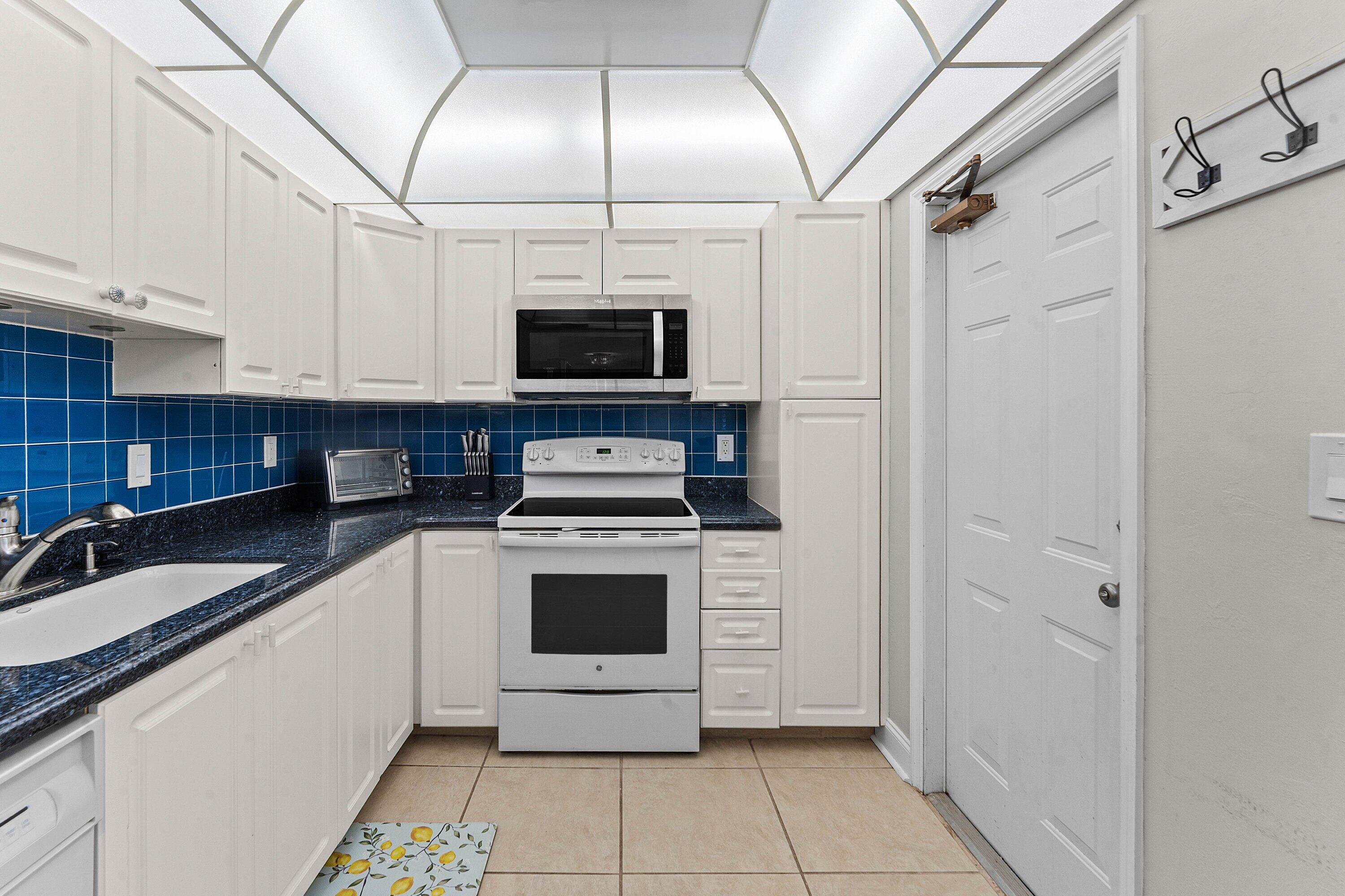1605 S Us Highway 1 M1-404 Property Photo 14