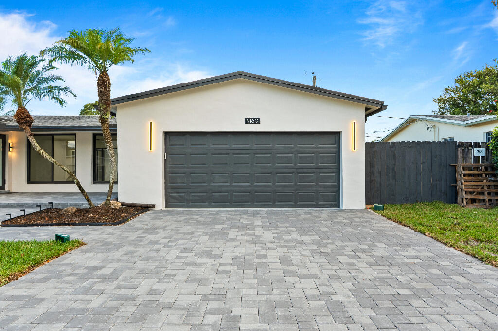 9160 Sw 54th Place Property Photo 3