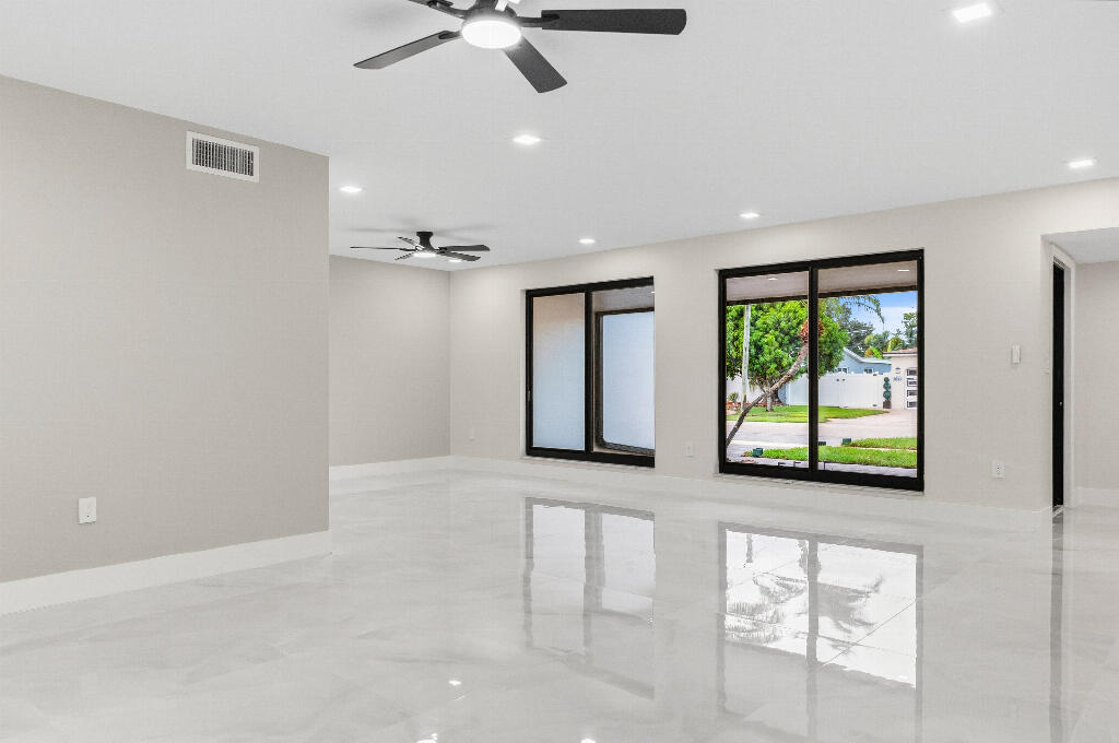 9160 Sw 54th Place Property Photo 10