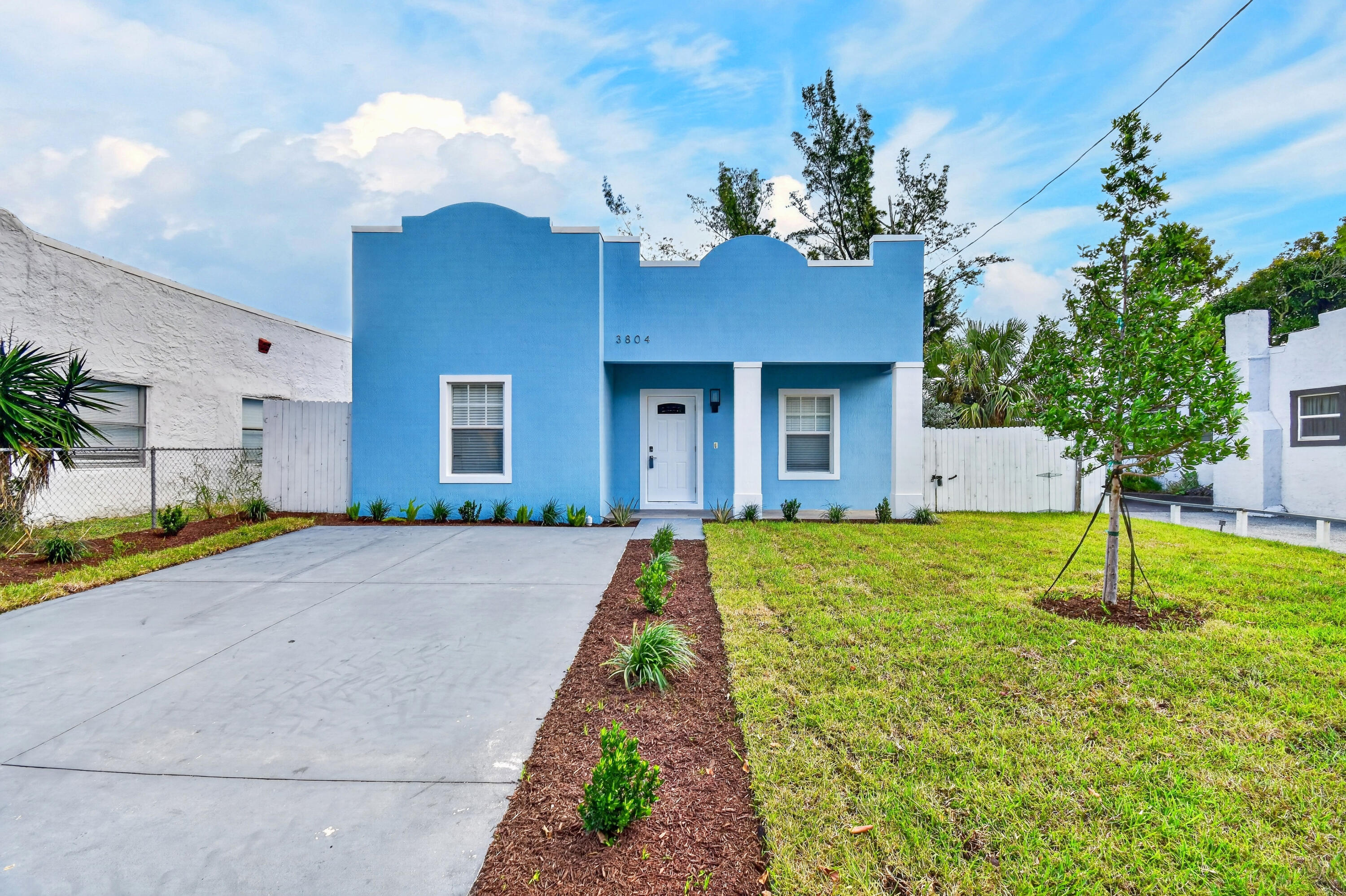 3804 Greenwood Avenue Property Photo 1