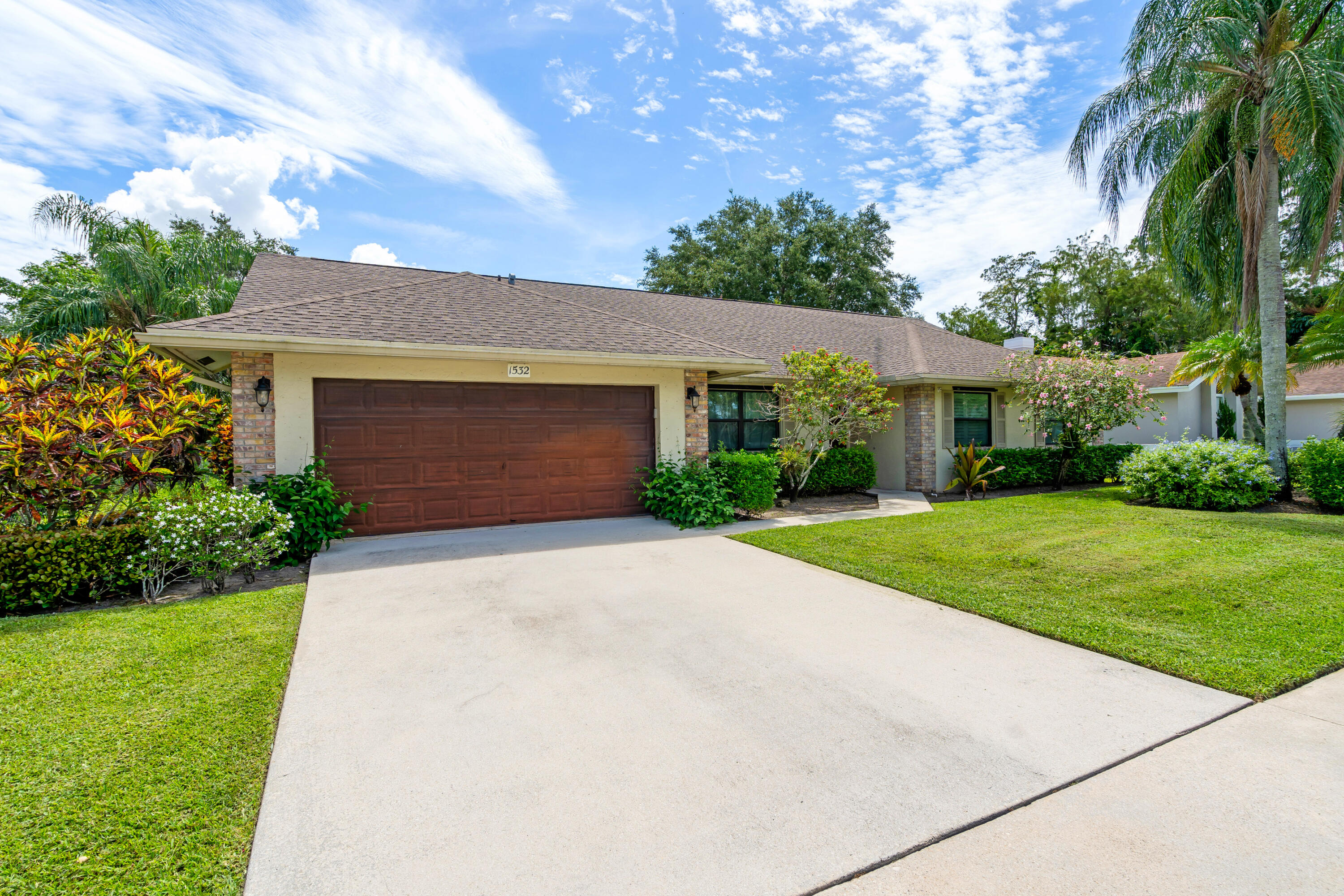 1532 PRIMROSE Lane Property Photo 1