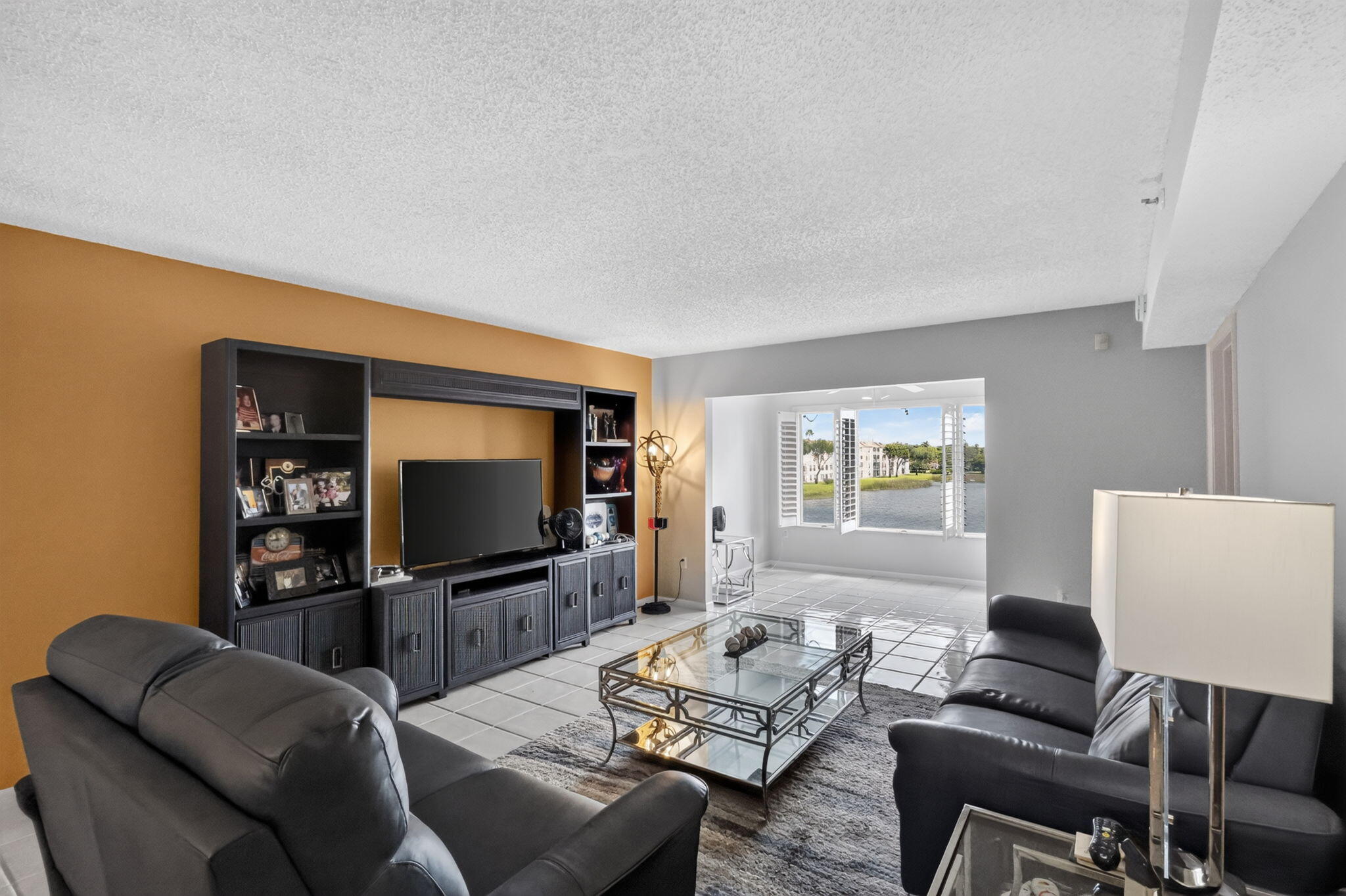 14096 HUNTINGTON POINTE Drive 305 Property Photo 1