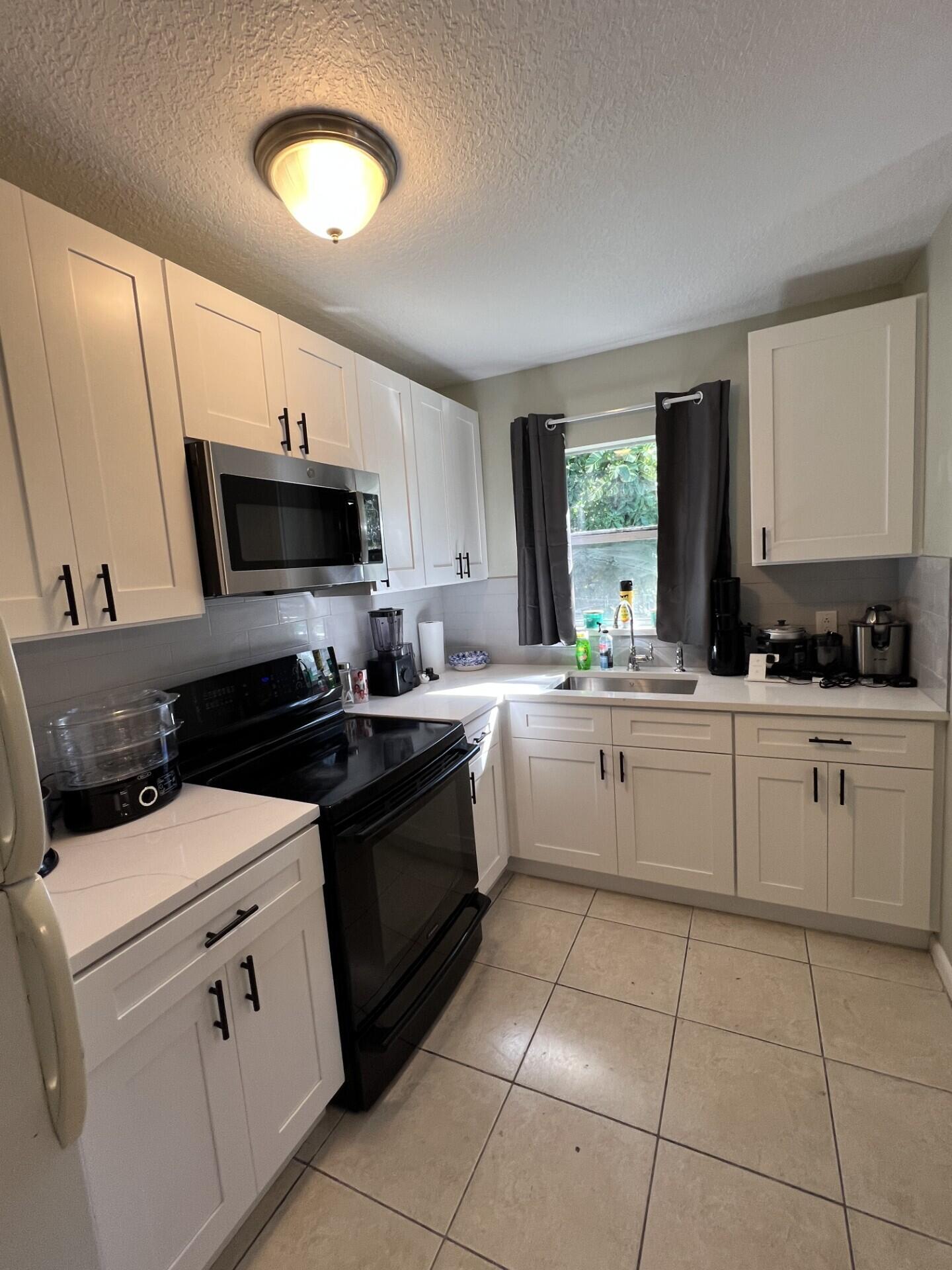 3463 Saranac Avenue Property Photo 1