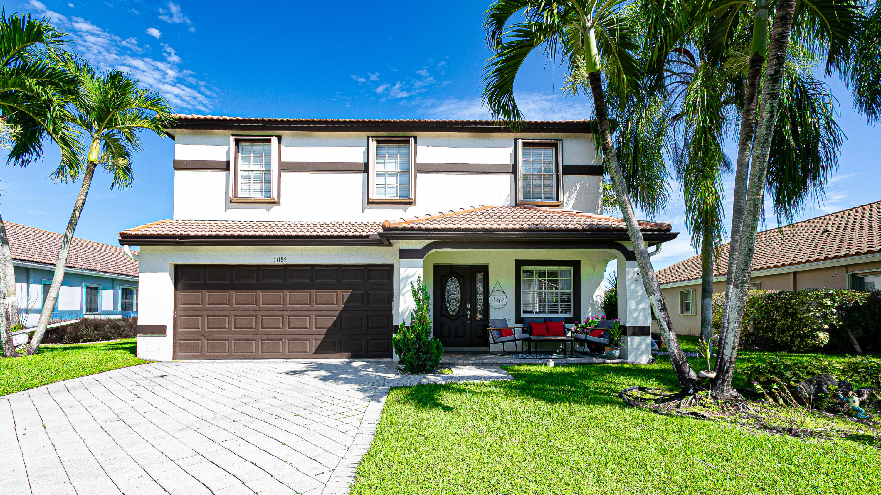 11185 Grandview Manor