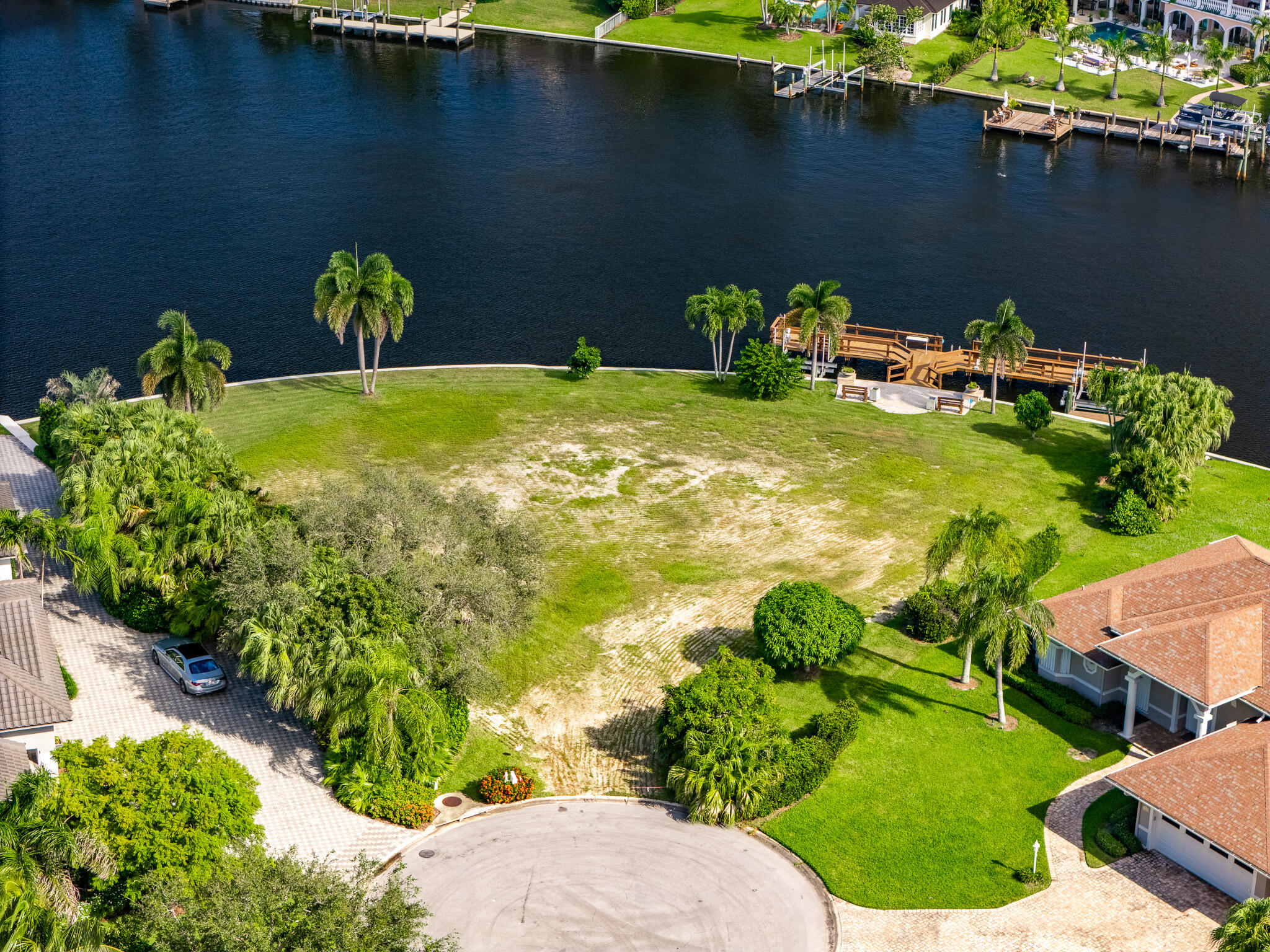1946 Windward Way Property Photo 3