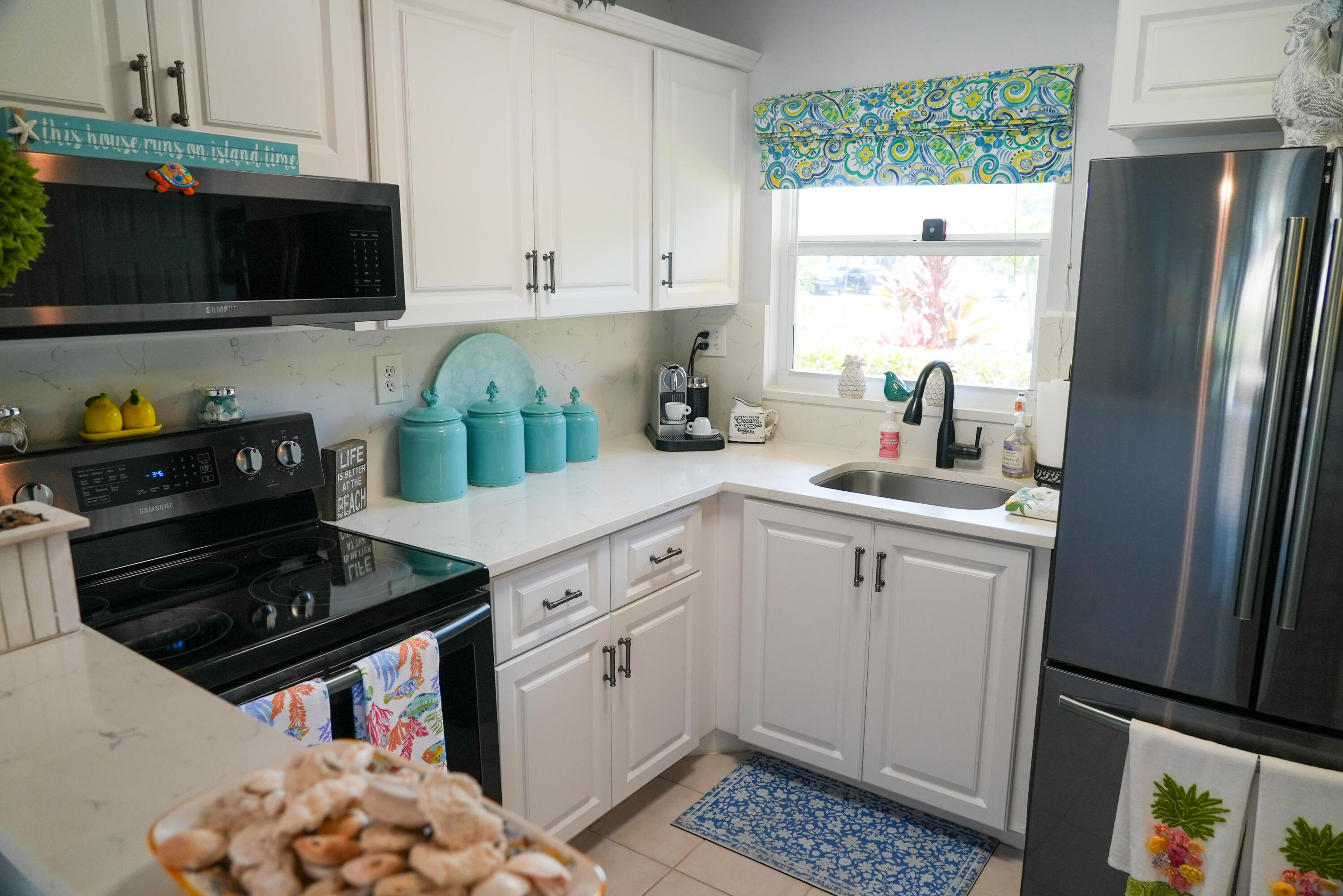 8901 Sunrise Lakes Boulevard 105 Property Photo 1