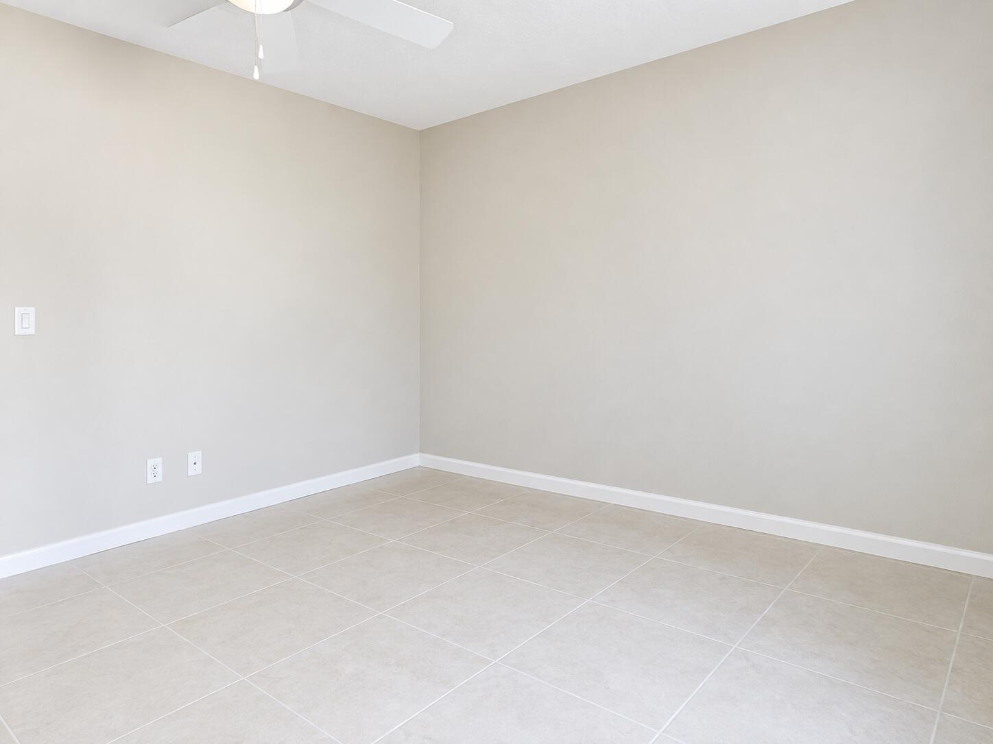 198 Markham J Property Photo 8
