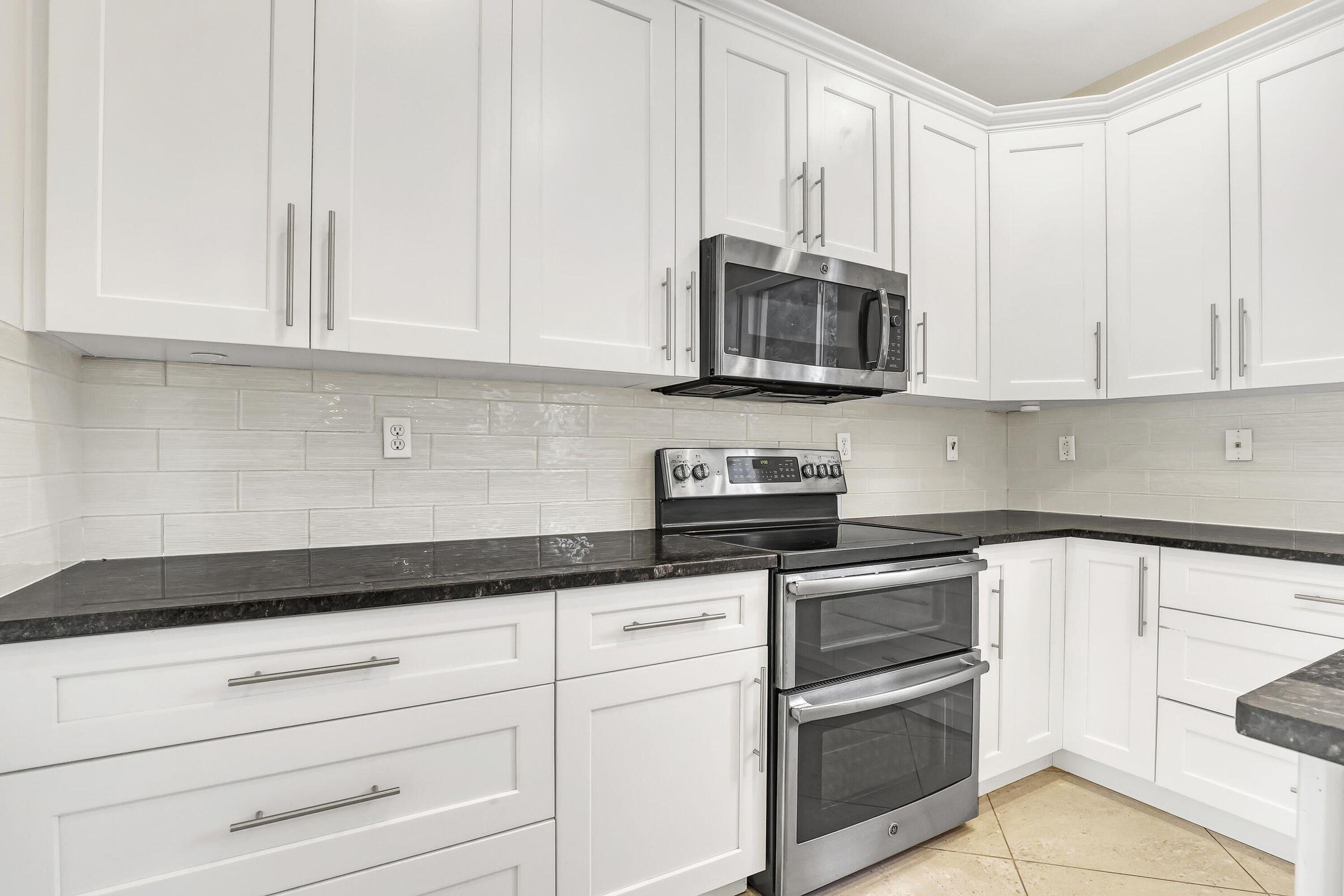8982 Indian River Run S Property Photo 3